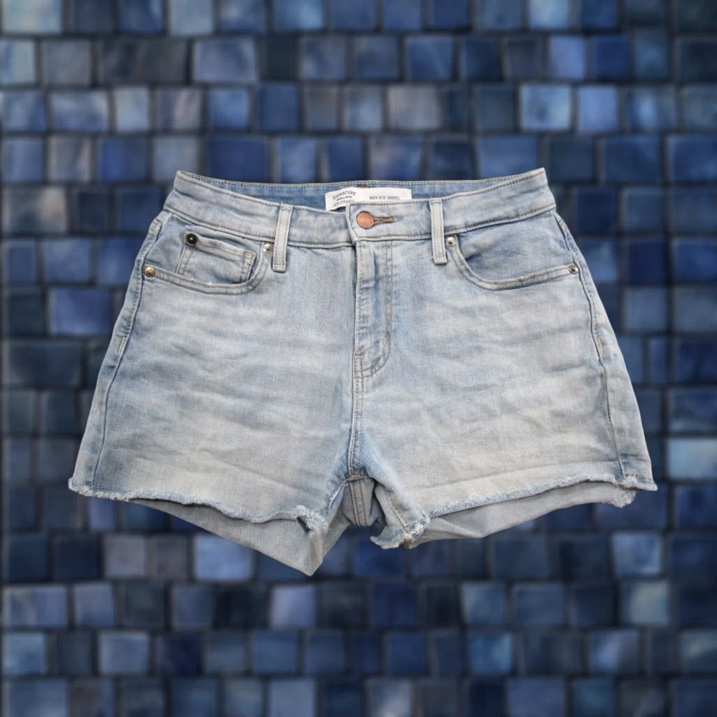 Levi's Levi's Signature High Rise Raw Hem Cut Off Women's Denim Shorts W28 Size 6 Blue Cotton Denim 90s Retro Pockets Button Zipper Size 28" / US 6 / IT 42 - 1 Thumbnail