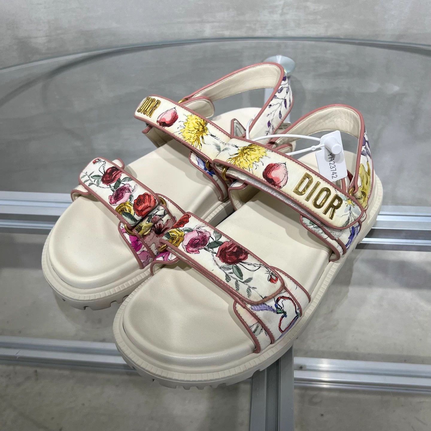Dior DIOR DiorAct Beach Sandals White 38 Size US 7 / IT 37 - 2 Thumbnail