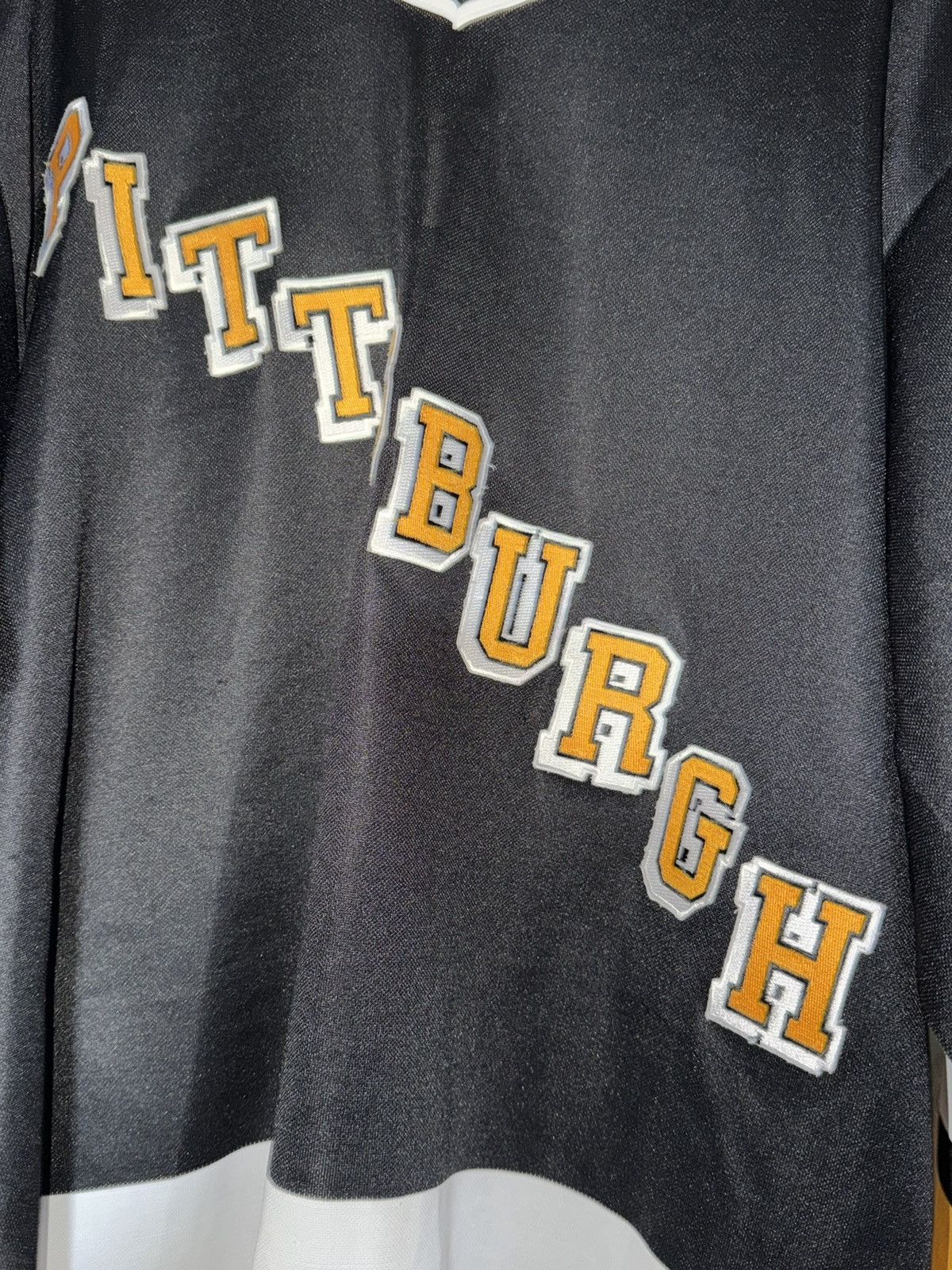 Ccm CCM NHL Hockey Pittsburgh Penguins Luc Robitaille Jersey Men Size US L / EU 52-54 / 3 - 20 Thumbnail