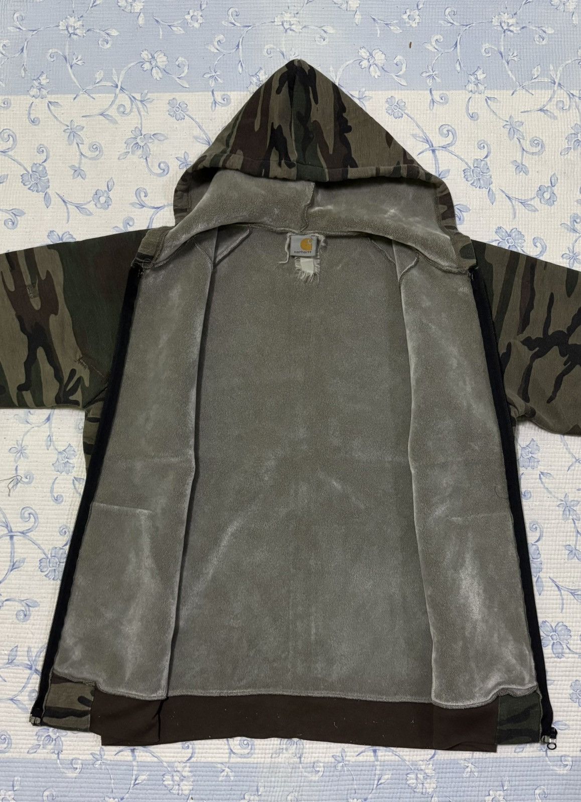 Carhartt Carhartt Camouflage Hoodie Sweater Size US L / EU 52-54 / 3 - 8 Thumbnail