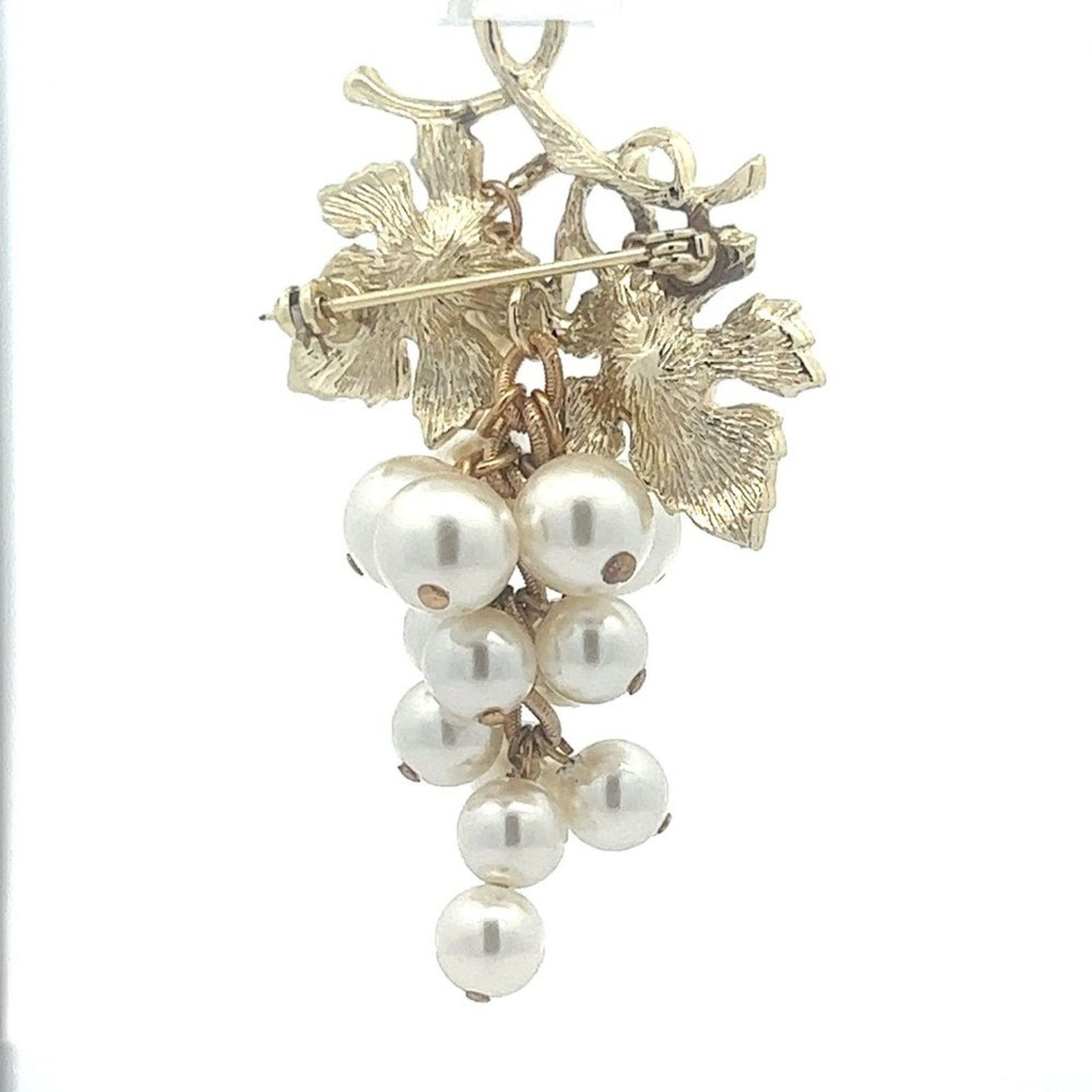 & Other Stories Vintage 1950s Era Dangling Grape Faux Pearl Cluster Brooch Size ONE SIZE - 8 Thumbnail