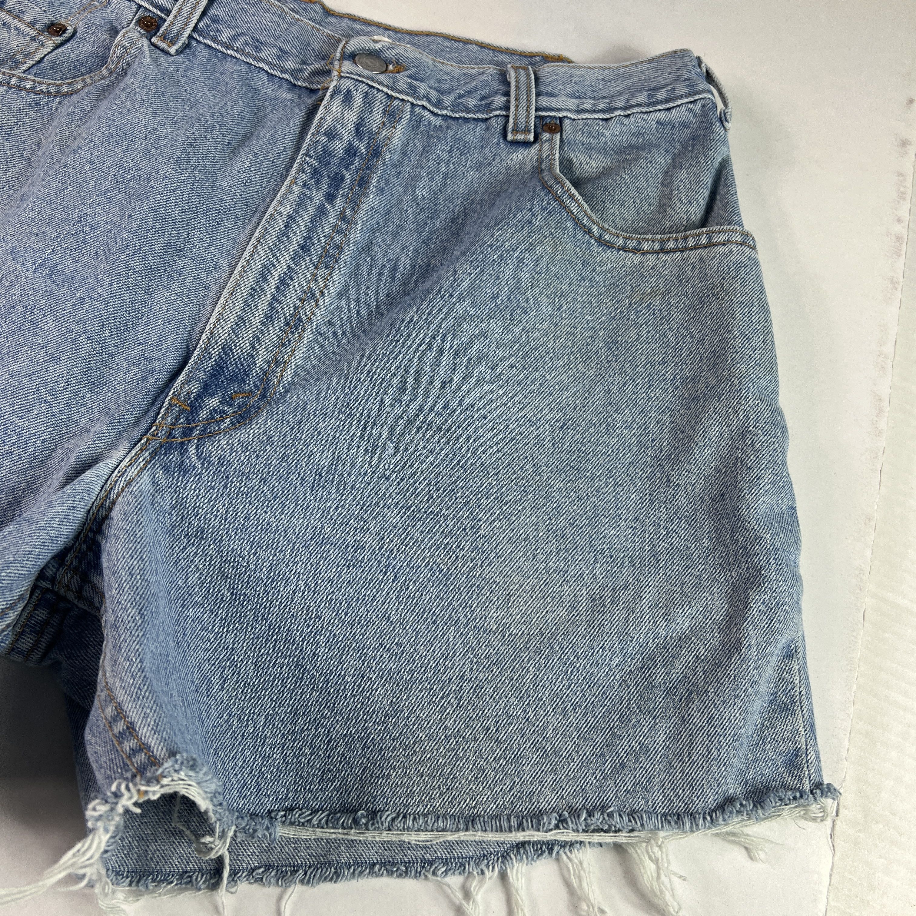 Levi's Y2K Levi's Jeans Short 560 Loose Blue Cut Off Denim Jorts Size US 35 - 6 Thumbnail