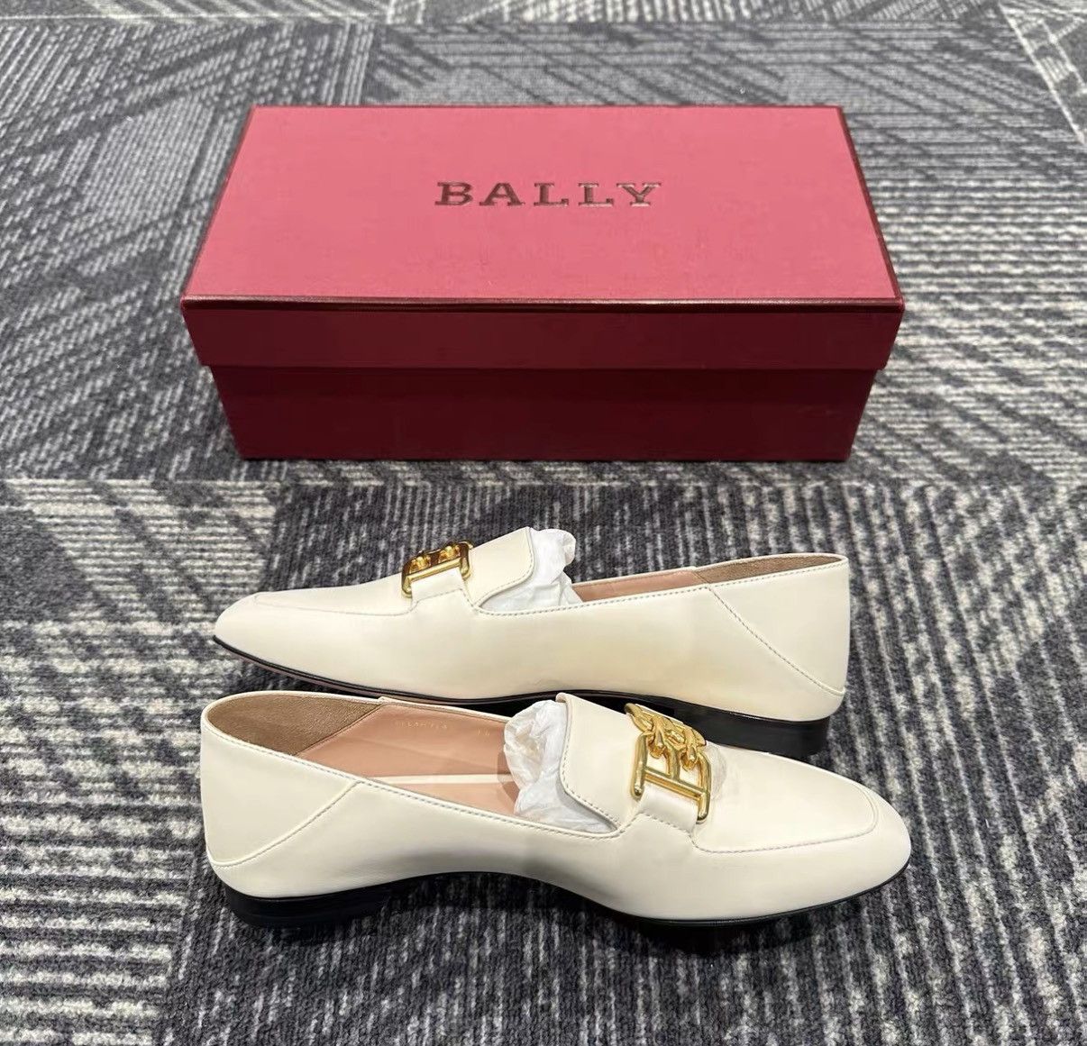 Bally Bally Ellah Flat Loafers J42 Size US 6 / IT 36 - 5 Thumbnail