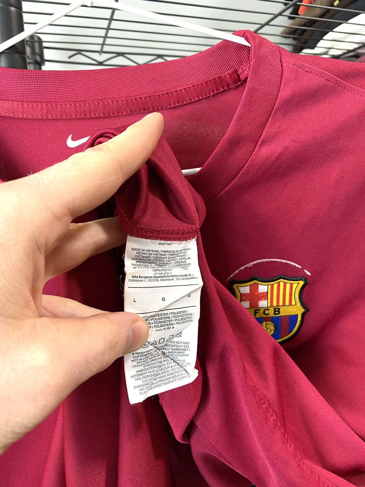 Nike Vintage Nike Barcelona Soccer Jersey T Shirt Size US L / EU 52-54 / 3 - 7 Thumbnail