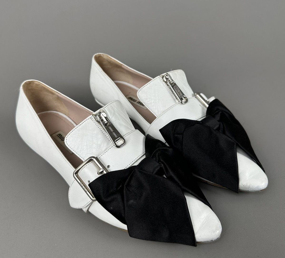 Miu Miu Miu Miu - Ballerinas Bow / Front Zipped Flats White Leather Size US 7 / IT 37 - 1 Thumbnail