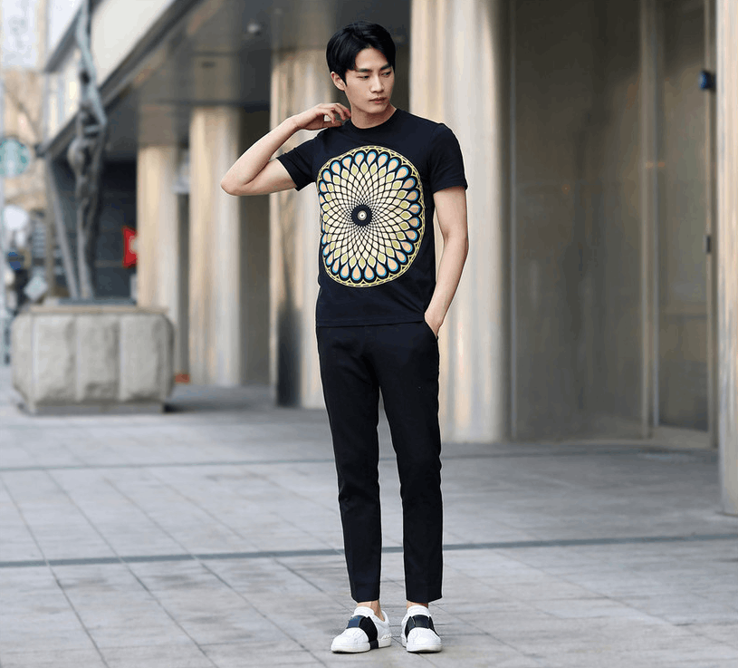 Givenchy Black Mandala Graphic T-shirt Size US M / EU 48-50 / 2 - 5 Thumbnail