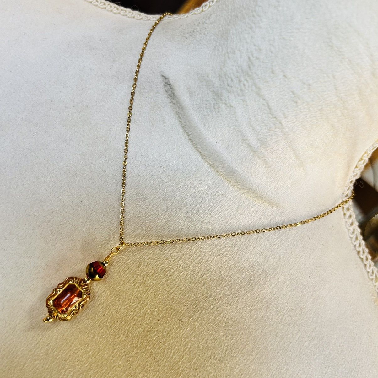 Handmade Handcrafted elegant glass beaded pendant on chain necklace Size ONE SIZE - 2 Thumbnail