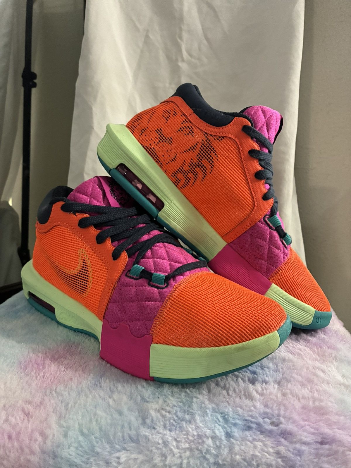 Nike Nike LeBron Witness 8 Size US 10 / EU 43 - 1 Thumbnail