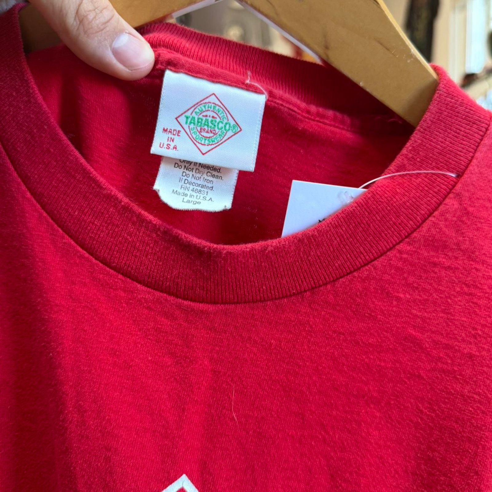 Vintage Vintage 90s Tabasco Hot Sauce Food T-Shirt Size US L / EU 52-54 / 3 - 6 Thumbnail