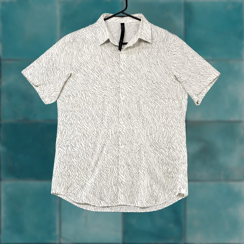 Lululemon Lululemon Shirt Mens Large White Stretch Abstract Button Up Size US L / EU 52-54 / 3 - 1 Thumbnail