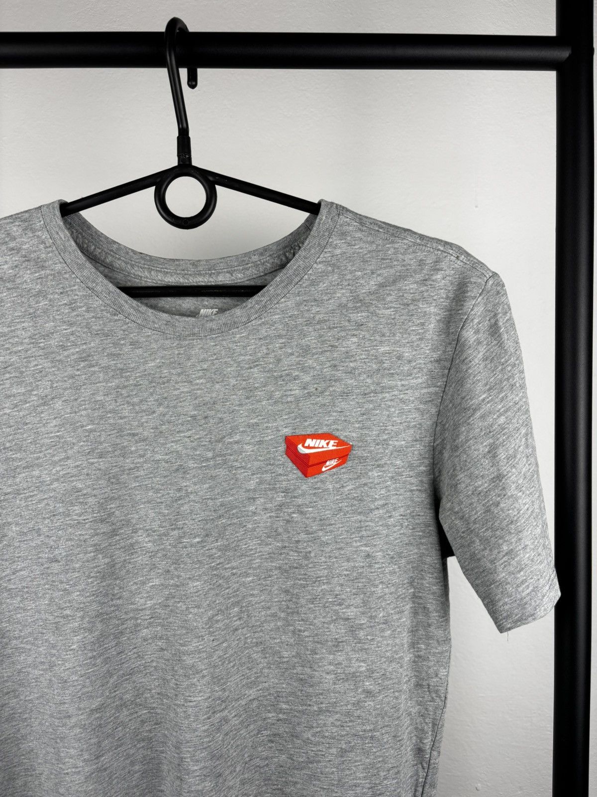 Nike Nike logo box t shirt size S Size US S / EU 44-46 / 1 - 2 Thumbnail