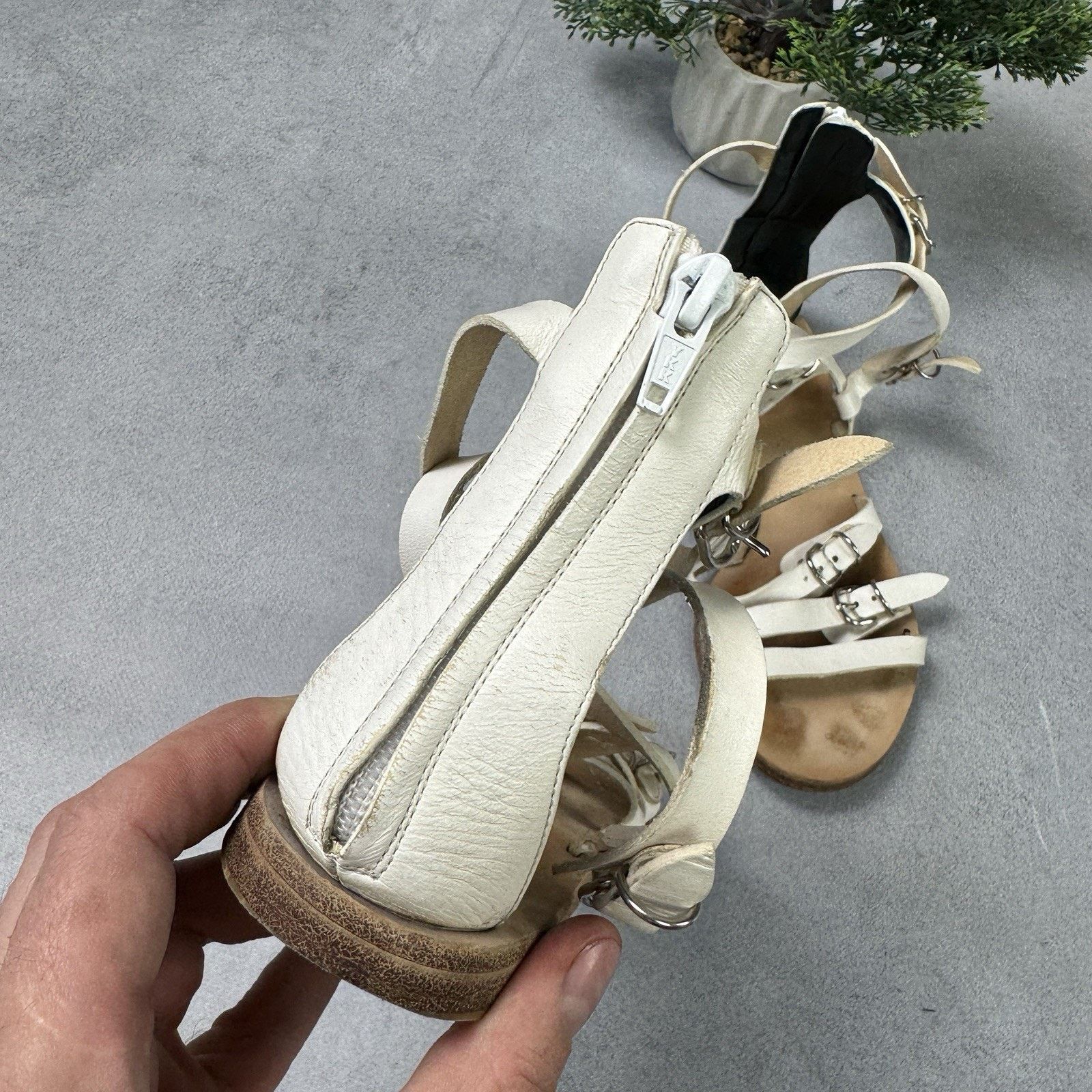 Balenciaga Balenciaga Bickle White Leather Gladiator Ankle Sandals 37 Size US 7 / IT 37 - 12 Thumbnail