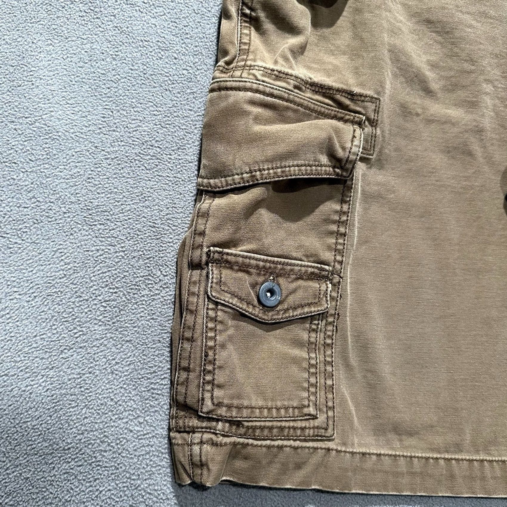 Old Navy Old Navy Cargo Shorts Mens 34 Brown Utility Twill Military Outdoor GUC Size US 34 / EU 50 - 4 Thumbnail