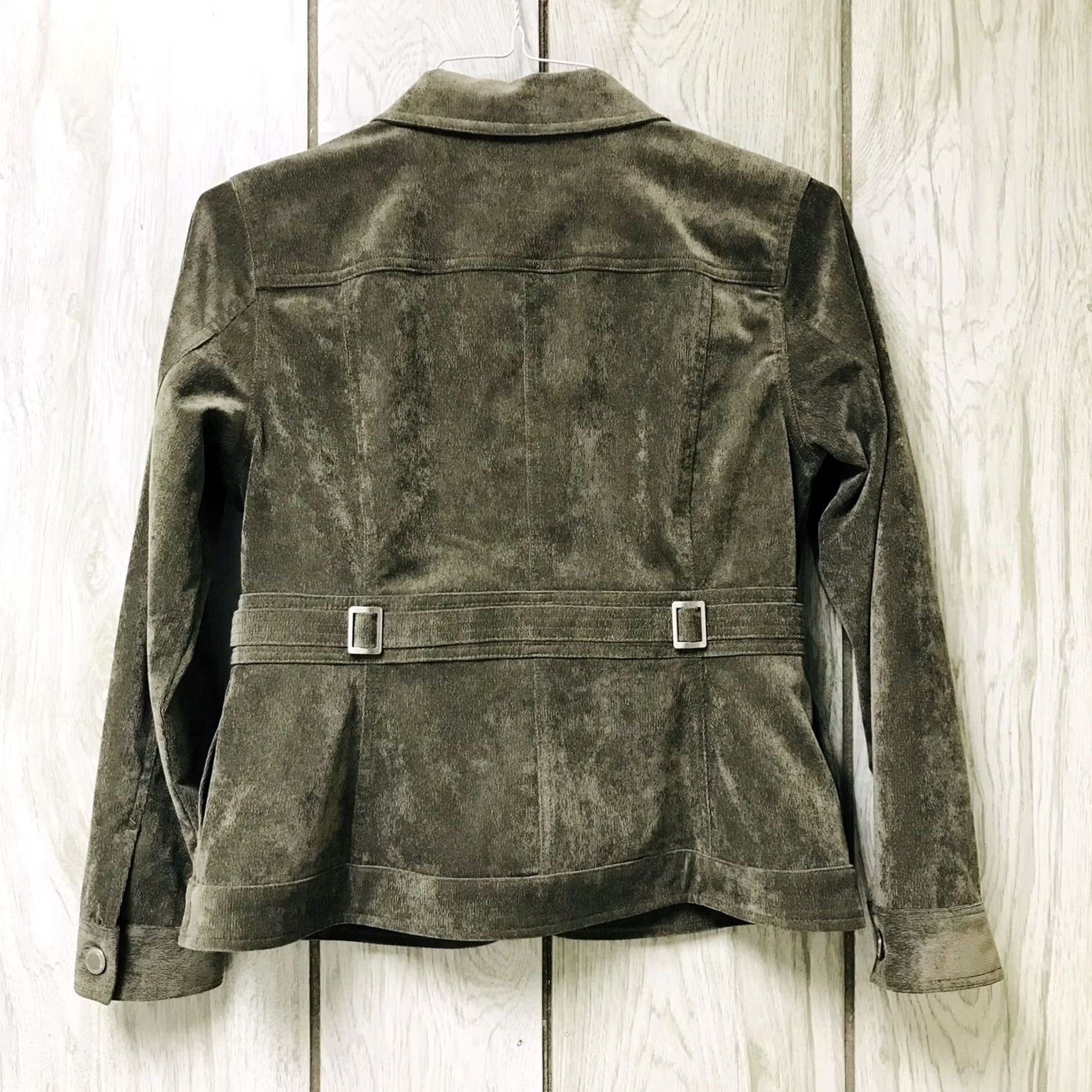 Vintage Christopher & Banks Women Olive Green Stretch Zip Blazer Jacket Petite PS Long Sleeve Collared Pockets Buckle 80s Classic Bohemian Jacket Size S / US 4 / IT 40 - 2 Thumbnail