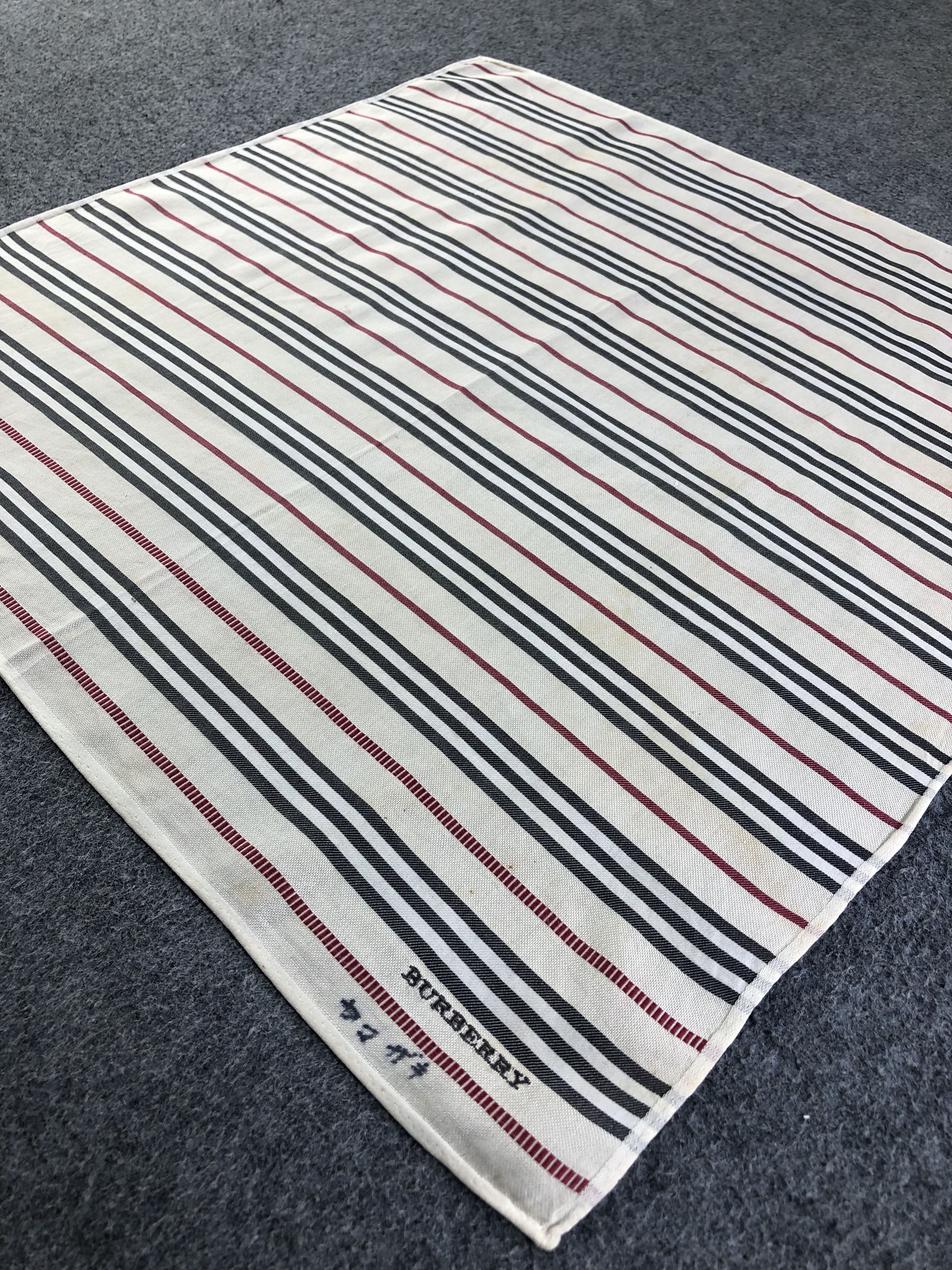 Burberry Burberry Handkerchief / Bandana / Neckerchief / Headscarf Size ONE SIZE - 4 Thumbnail