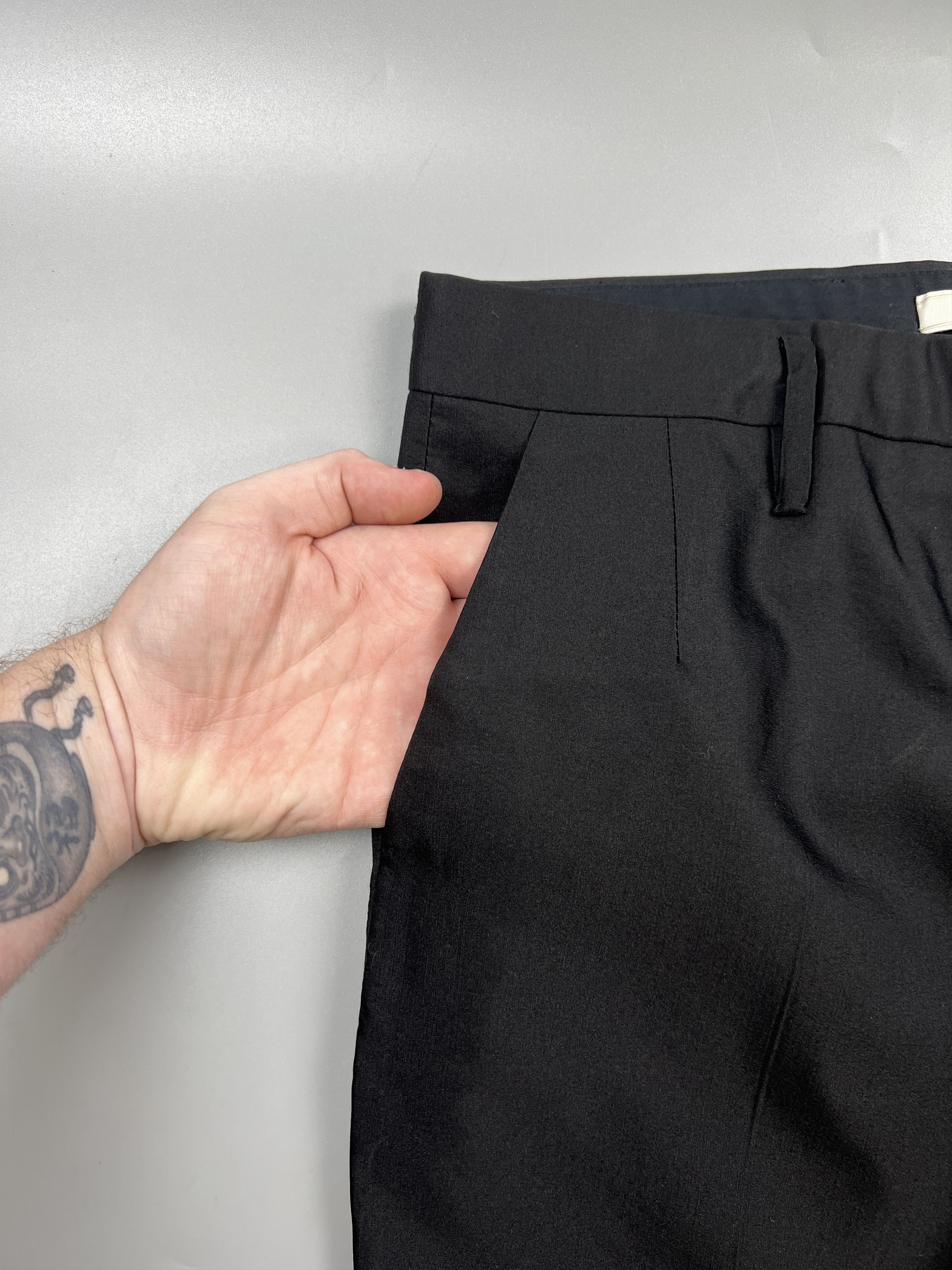 Prada Prada Wool Silk Capri Pants (Y0853) Size 28" / US 6 / IT 42 - 3 Thumbnail