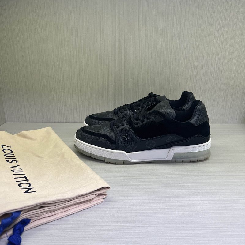 Louis Vuitton Fashion Low-Top Trainers for Men 0089