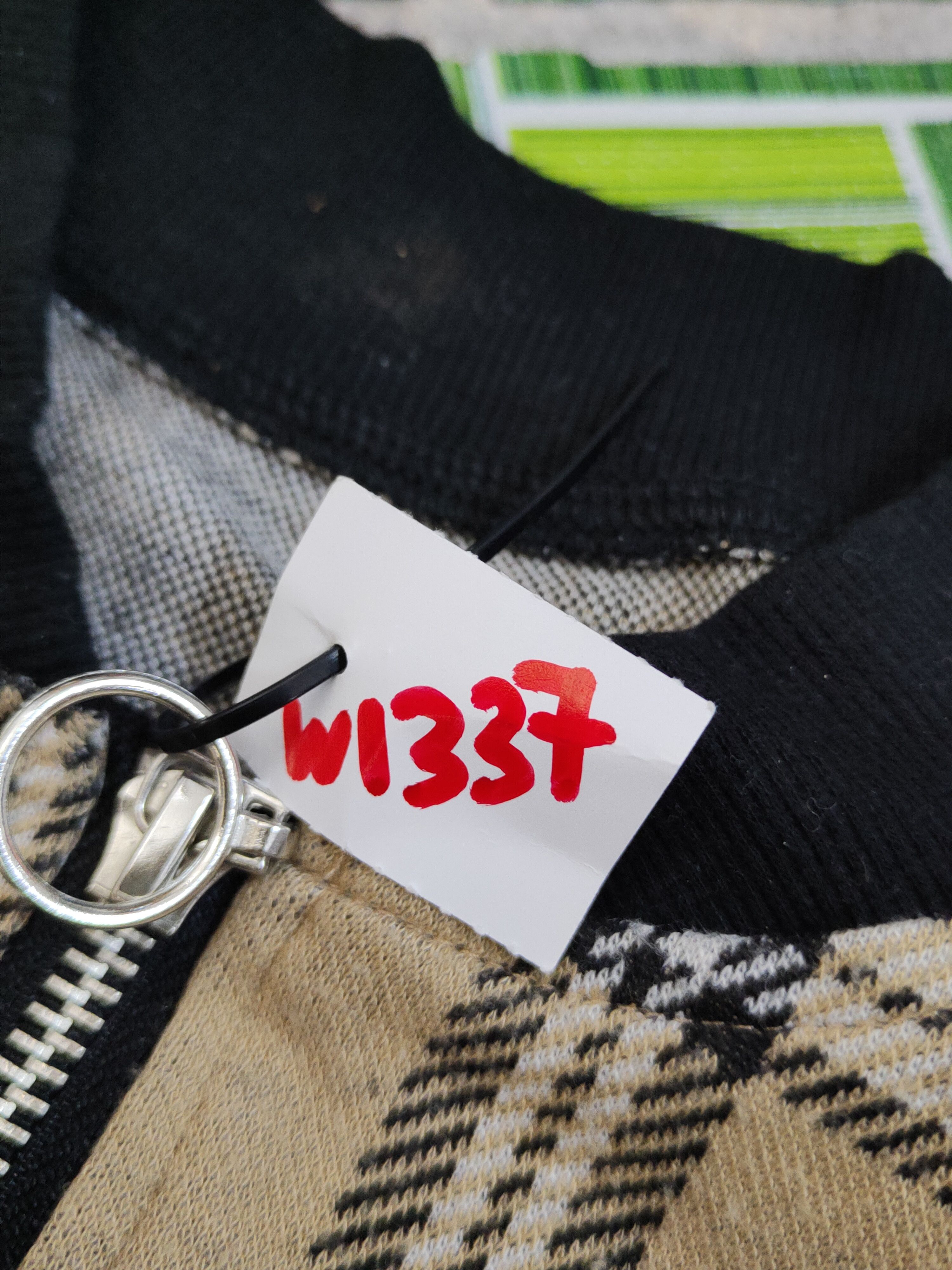 Homespun Knitwear × Japanese Brand × Vintage Bliatorm Light Brown checkered Sweaters # W1337 Size US S / EU 44-46 / 1 - 12 Thumbnail