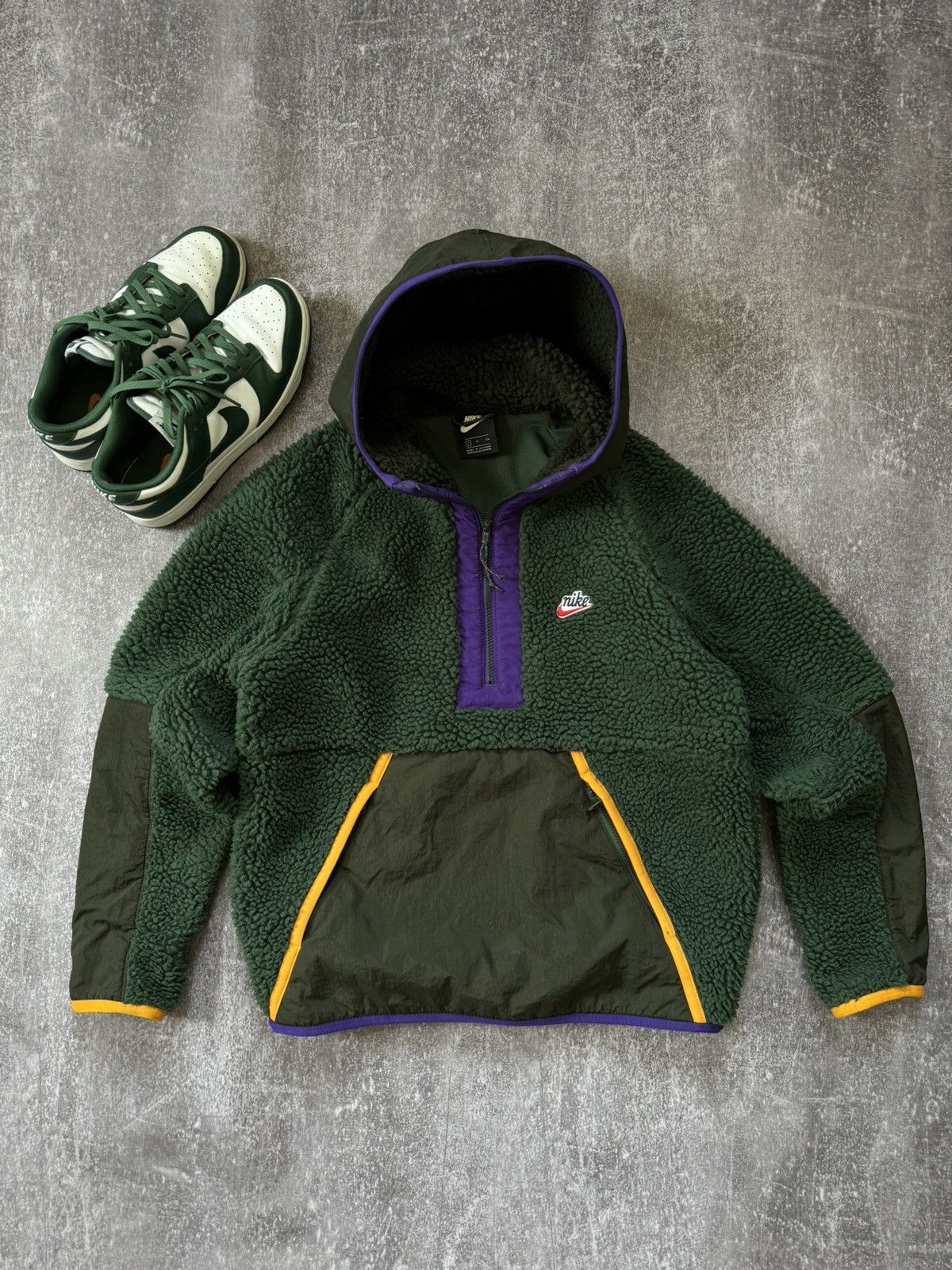 image of Nike Nuke Sherpa Fleece Jacket in Green, Men's (Size Medium)