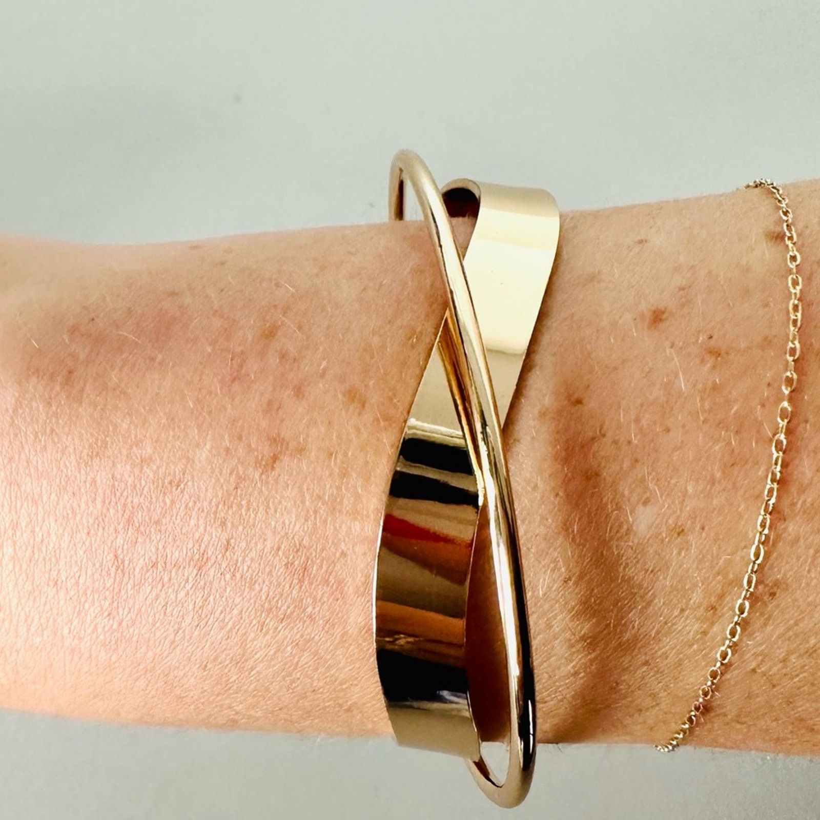 Nordstrom NEW NORDSTROM REVOLVE Slim Band Twisted Bracelet Bangle Cuff Size ONE SIZE - 11 Thumbnail