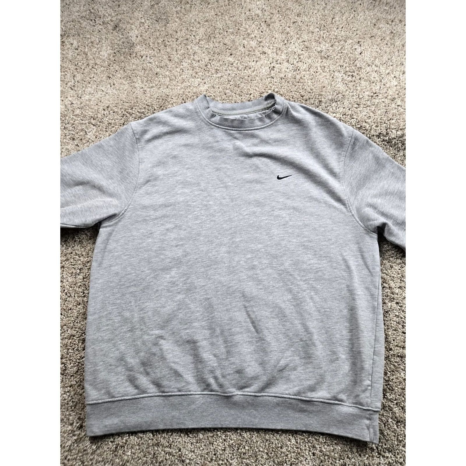 Nike VINTAGE Nike Sweatshirt Mens XL Gray Crewneck Fleece Pullover Mini Swoosh Y2K Size US XL / EU 56 / 4 - 5 Thumbnail
