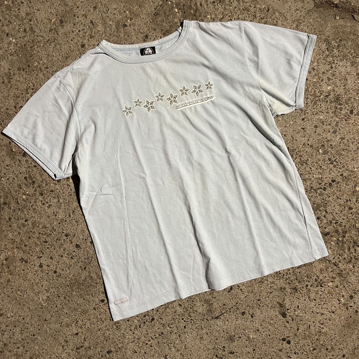 Nike × Vintage 90s Nike ACG Vintage Y2K Oversized Retro T-Shirt Size US S / EU 44-46 / 1 - 2 Thumbnail