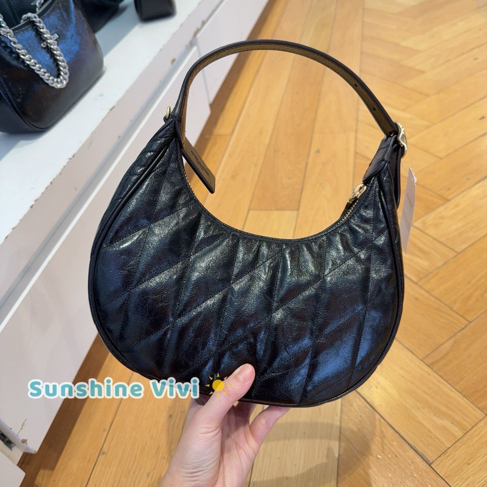 Coach NWT Coach Emily Shoulder Bag Gold/Black CDX21 leather Size ONE SIZE - 5 Thumbnail