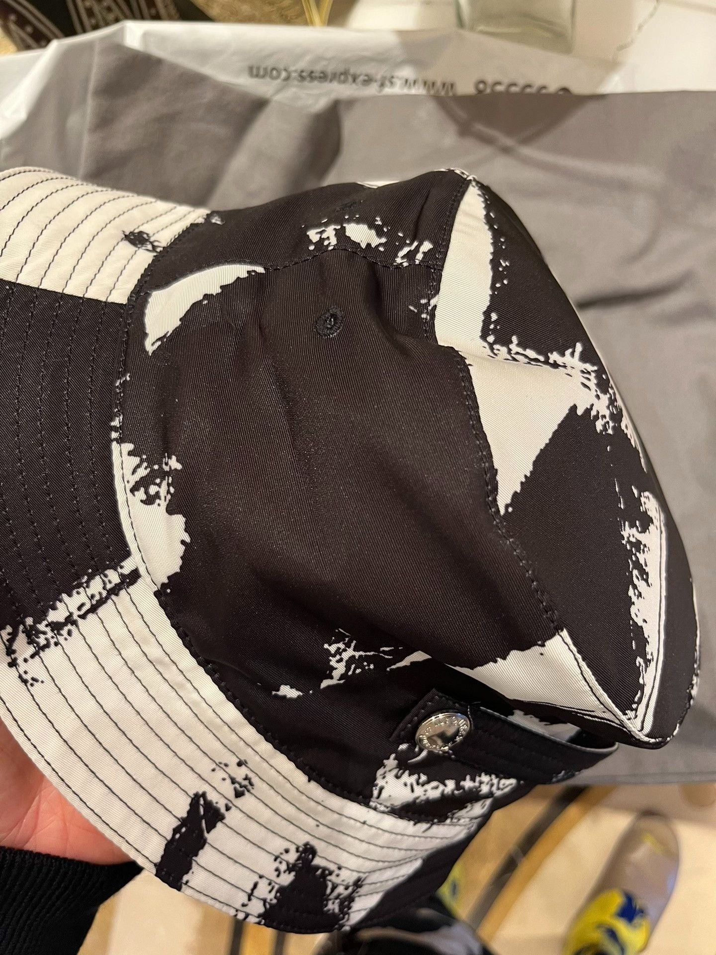 Alexander McQueen Alexander McQueen Graffiti Bucket Hat Size ONE SIZE - 3 Thumbnail