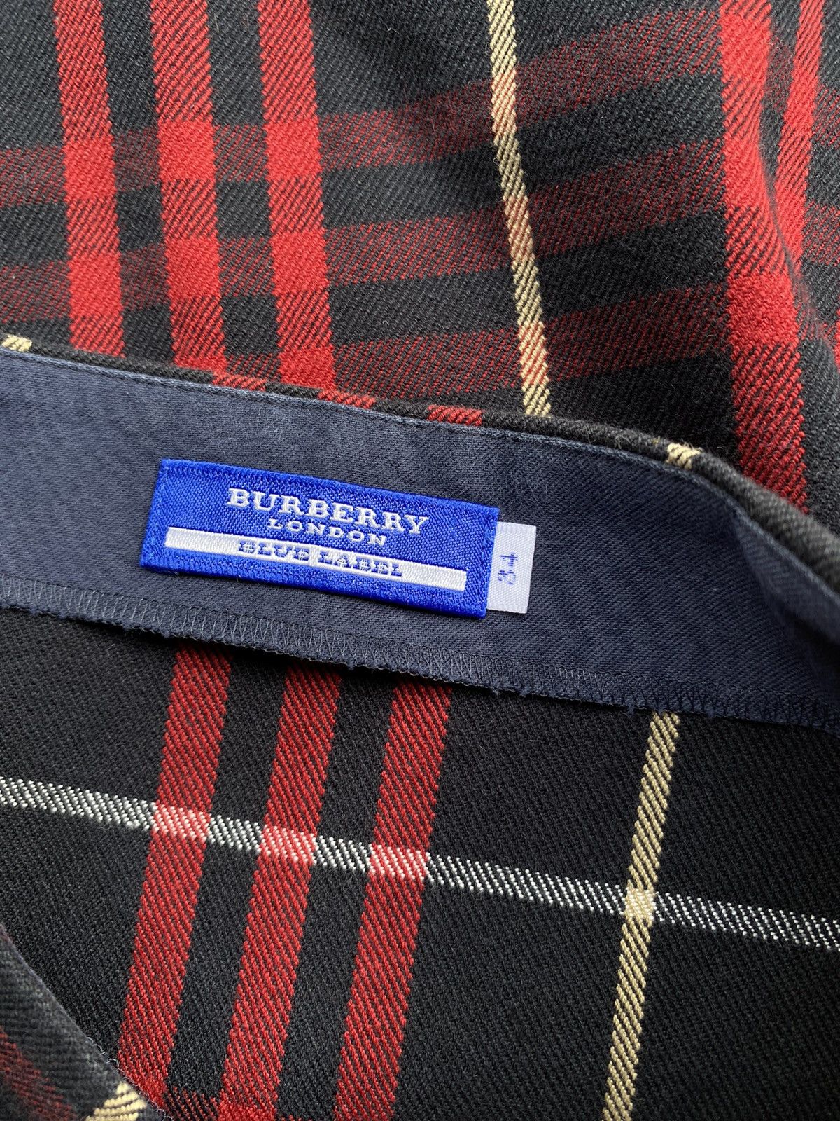 Burberry Burberry Y2K red nova check skirt Size 24" / US 00 / IT 34 - 6 Thumbnail