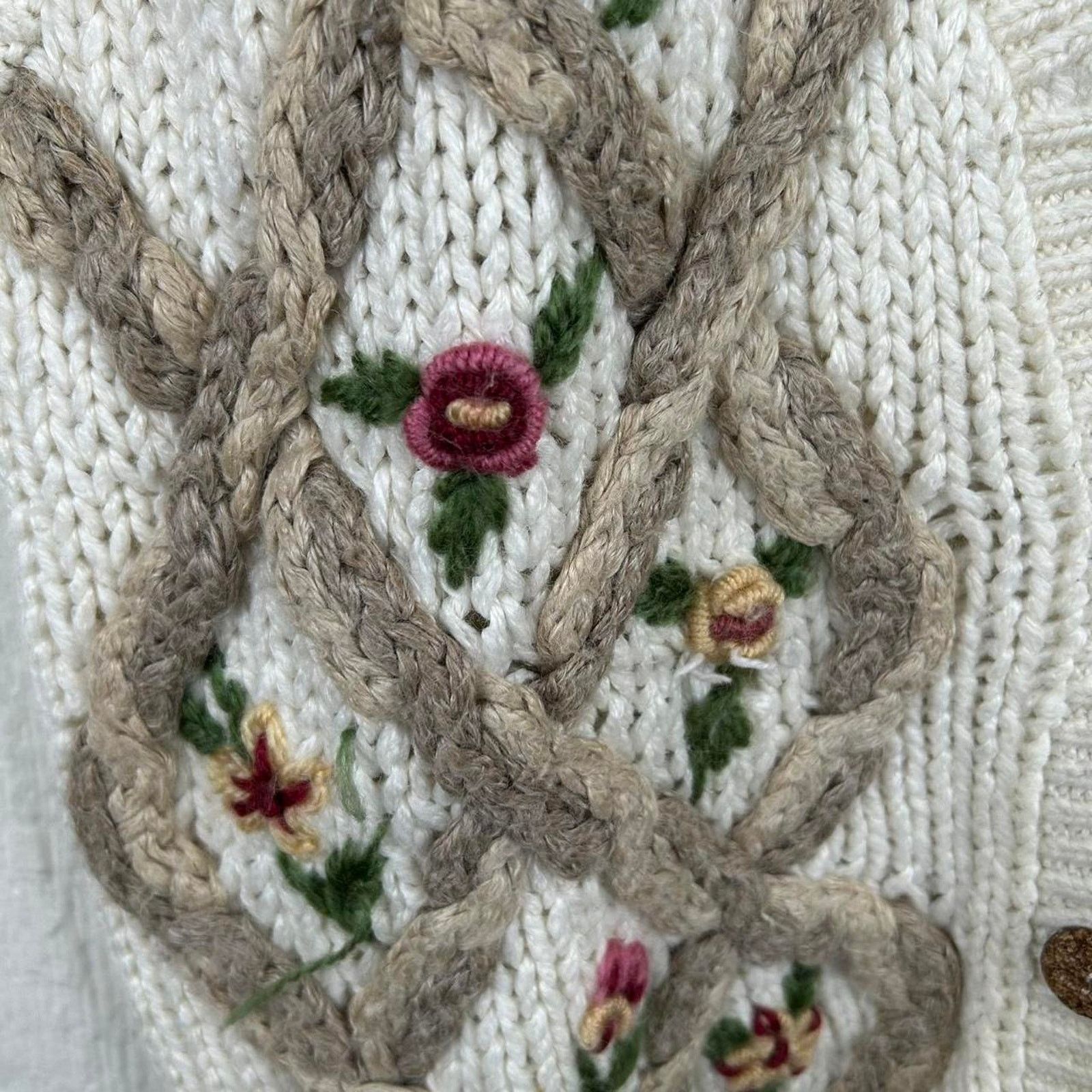 Other Vintage 90’s Hand-Made Rose Flowers Sweater Vest Size Medium Size M / US 6-8 / IT 42-44 - 6 Thumbnail