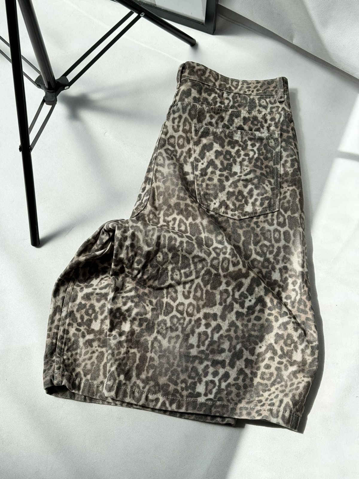 Jaded London Jaded London leopard Baggy shorts Sk8 Polar Skate Jorts Size US 30 / EU 46 - 2 Thumbnail