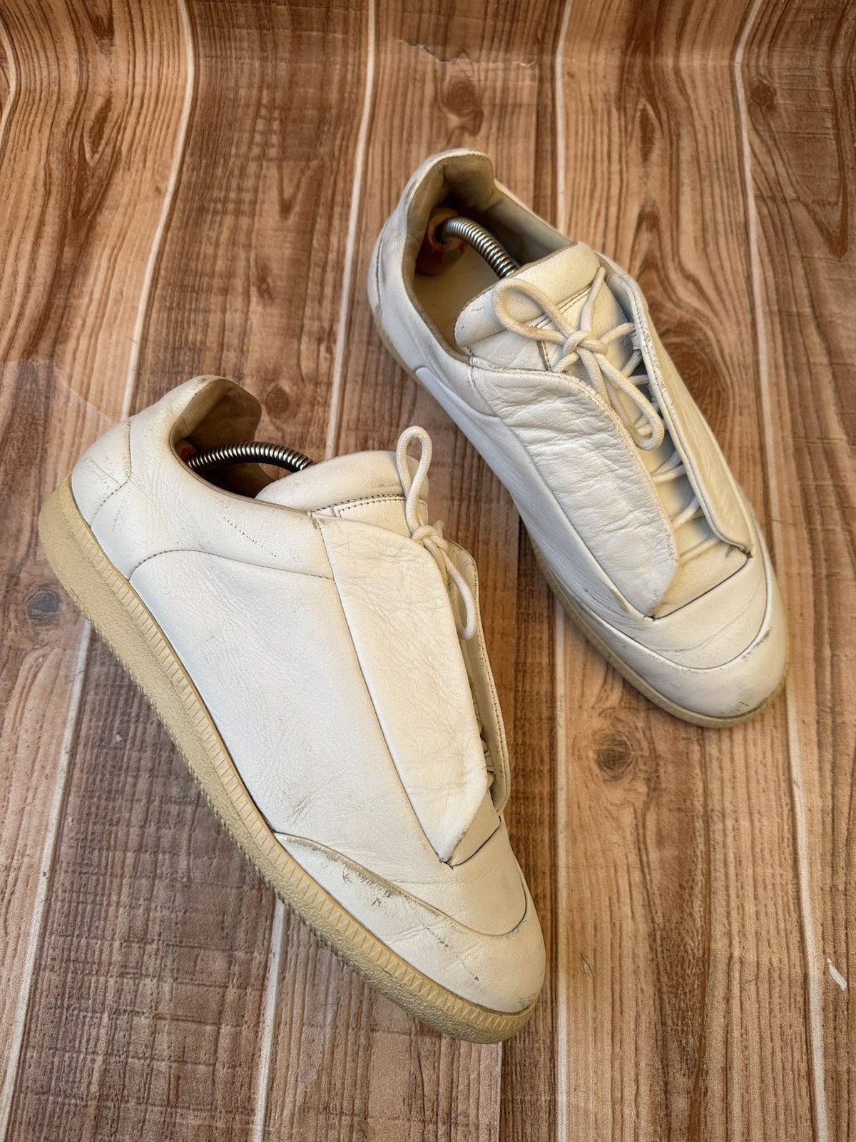 Maison Margiela Maison Margiela Futures White Leather Lowtops Size US 9 / EU 42 - 1 Thumbnail