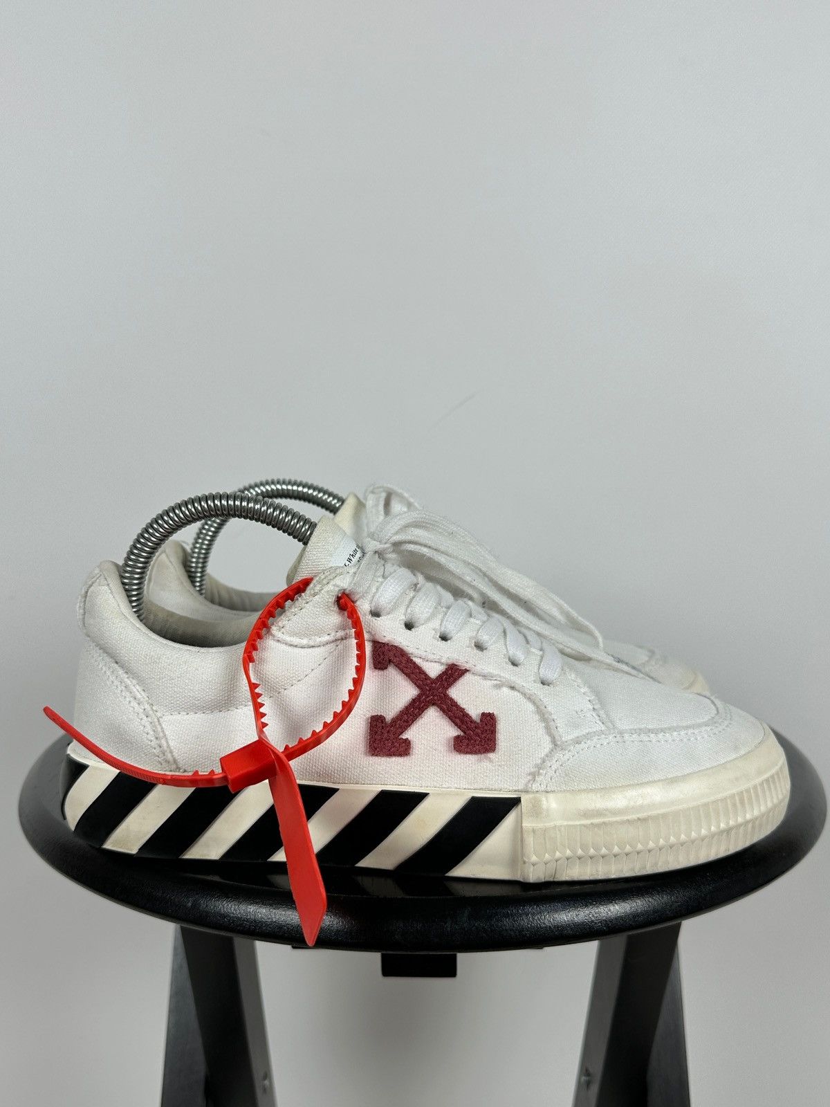 Off-White Off-White Vulcanized Virgil Abloh Low Top Sneakers Size US 8 / IT 38 - 1 Thumbnail