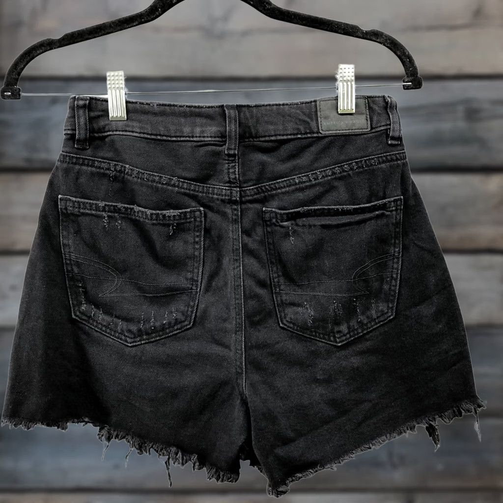 American Eagle Outfitters VINTAGE? No — American Eagle Highest Rise Mom Short Womens 2 Comfort Stretch Waistband Black Denim Flat Front 5-Pocket Regular Fit Women’s Shorts Size 26" / US 2 / IT 38 - 1 Thumbnail