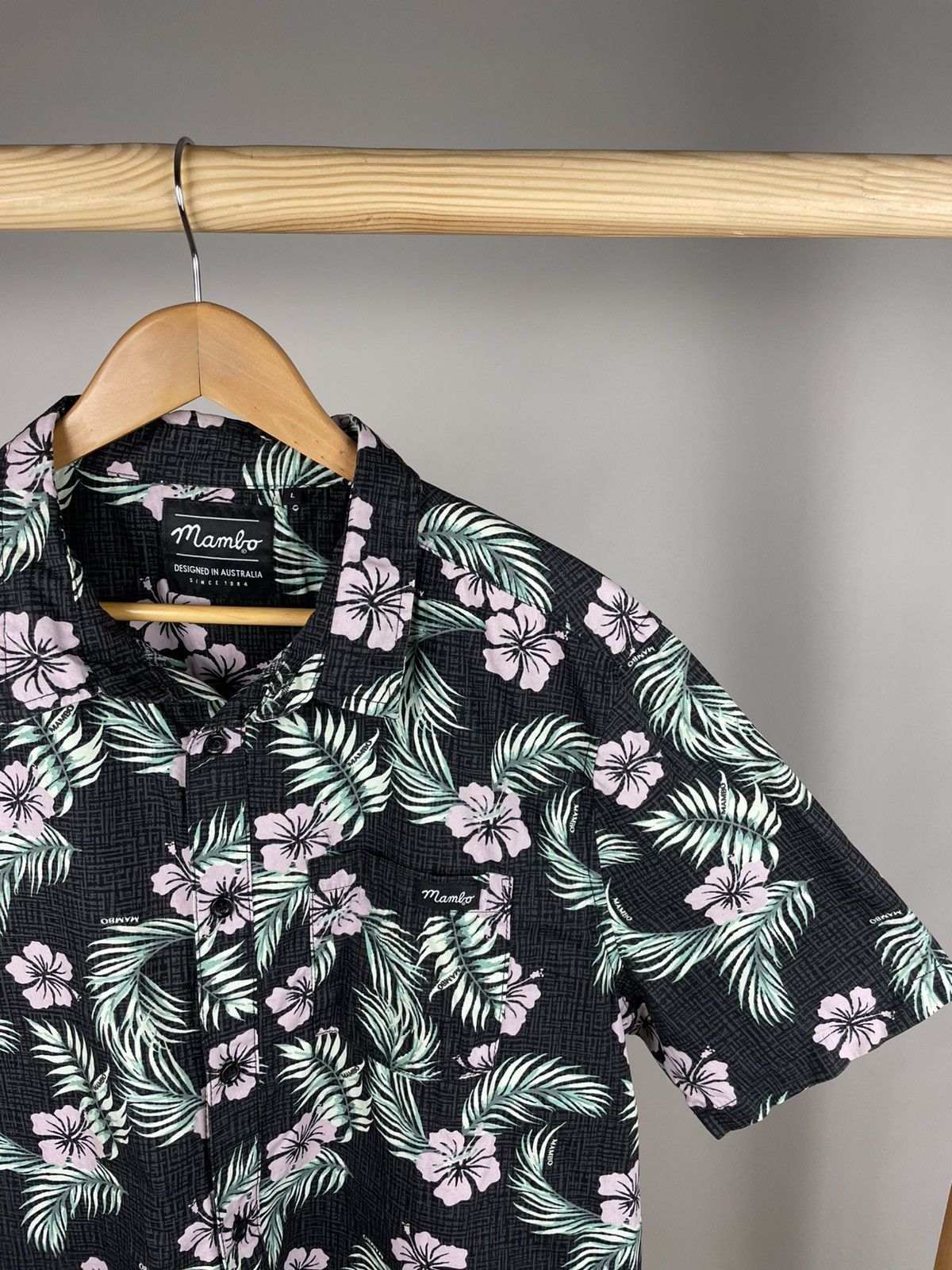 Mambo Mambo Hawaiian shirt short sleeve surfing Size US L / EU 52-54 / 3 - 3 Thumbnail