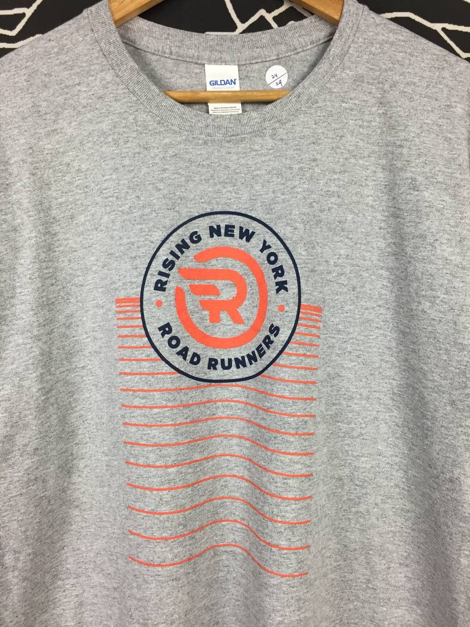 Gildan × Vintage Rising New York Road Runners NYRR Big Logo Tee Size US XL / EU 56 / 4 - 3 Thumbnail