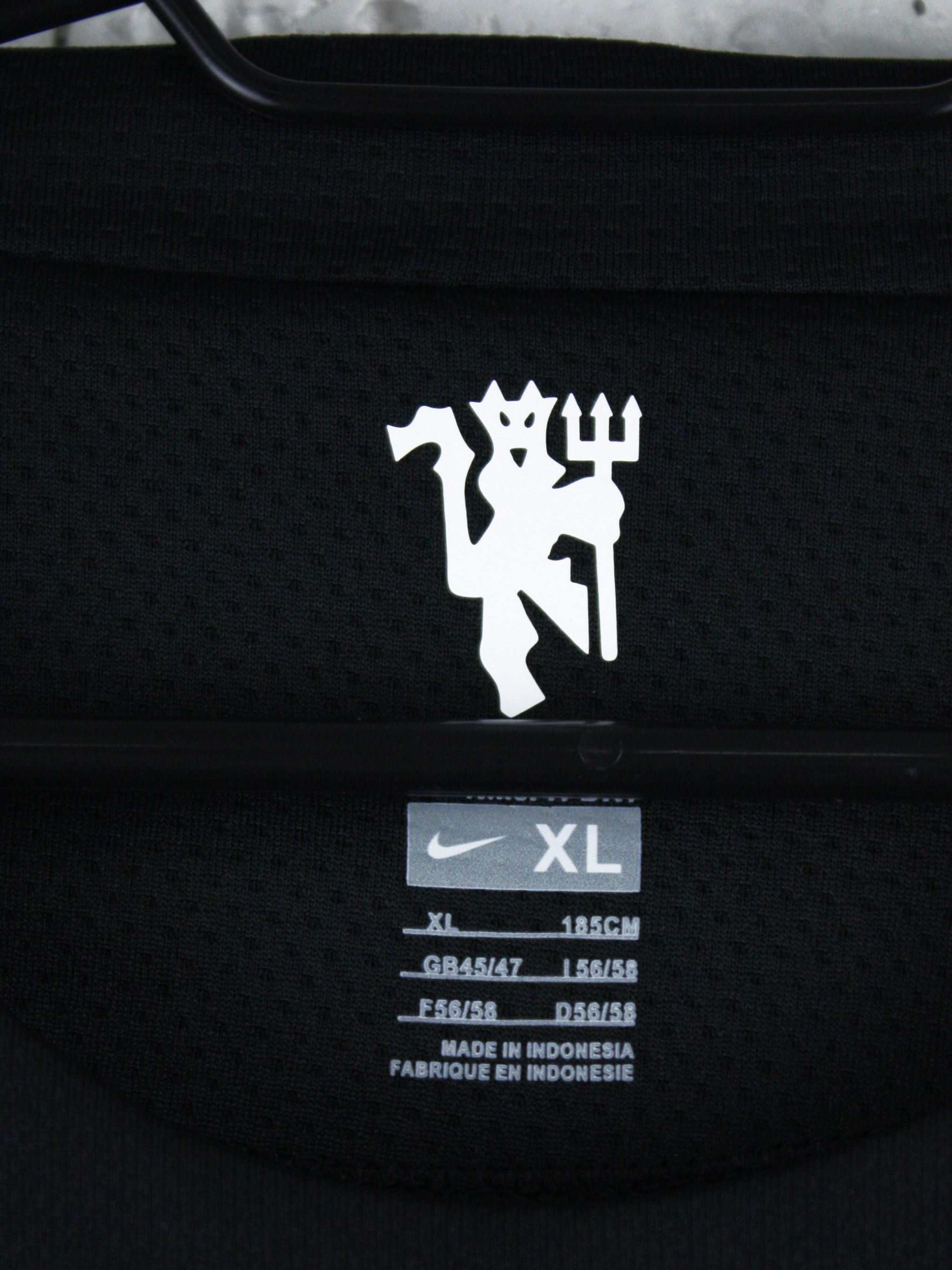 Nike Manchester United Nike Long Sleeve Ronaldo #7 AIG Sponsor Size US XL / EU 56 / 4 - 5 Thumbnail