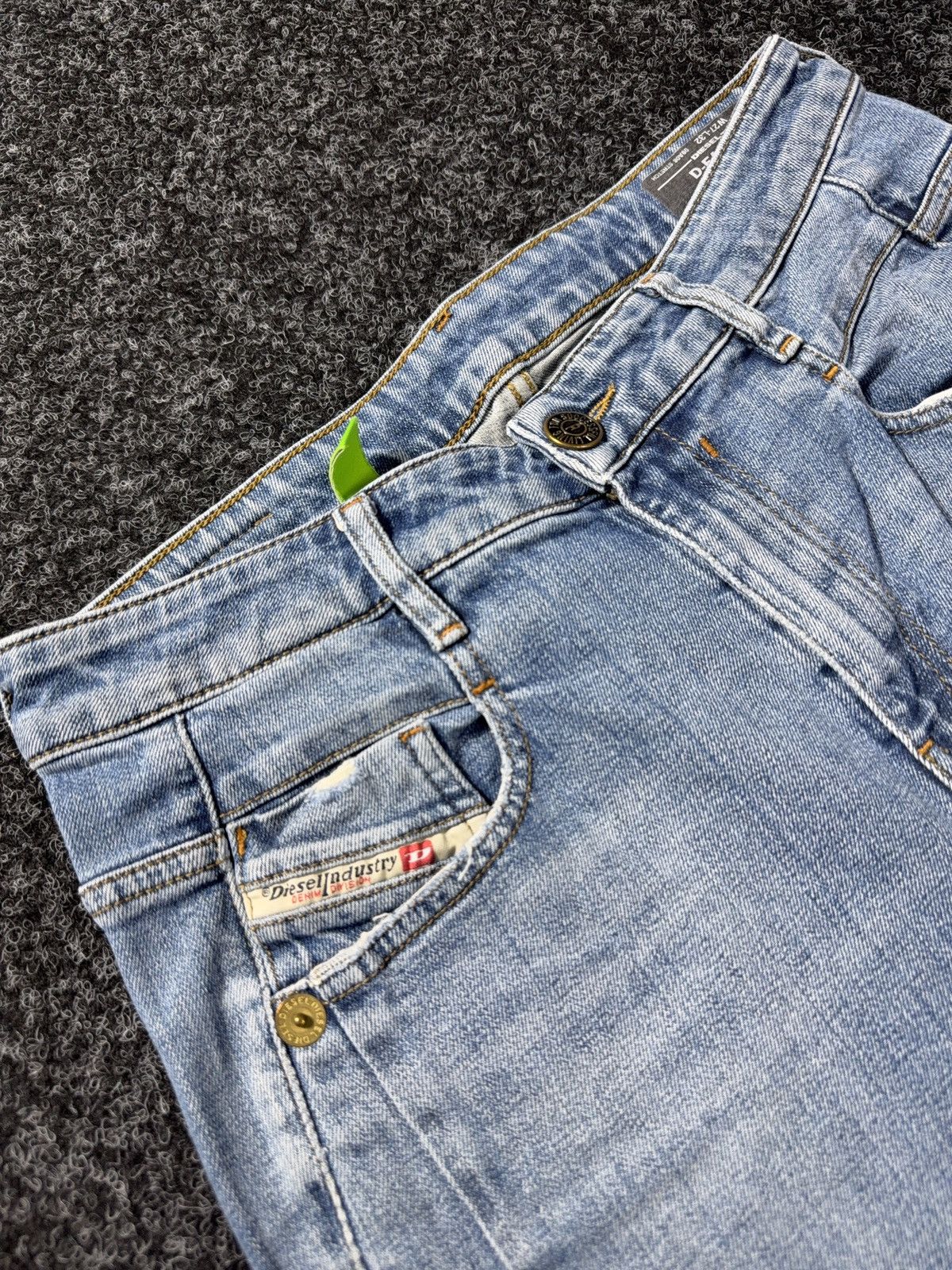 Diesel Luxury 00s Diesel D-Fayza Boyfriend Low Waist Tapered Jeans Size 27" / US 4 / IT 40 - 7 Thumbnail