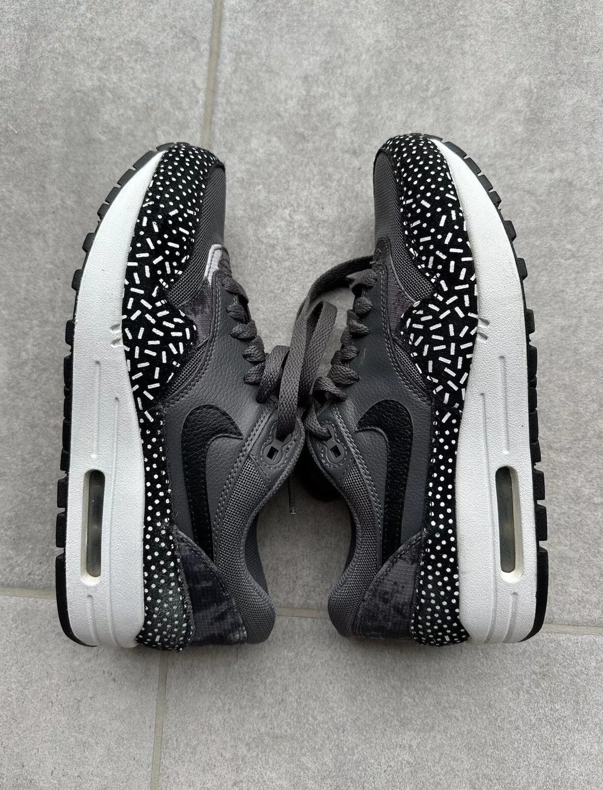 Nike Nike Air Max 1 Dark Grey Metallic 2014 Womens Shoes Sneakers Size US 6.5 / IT 36.5 - 3 Thumbnail