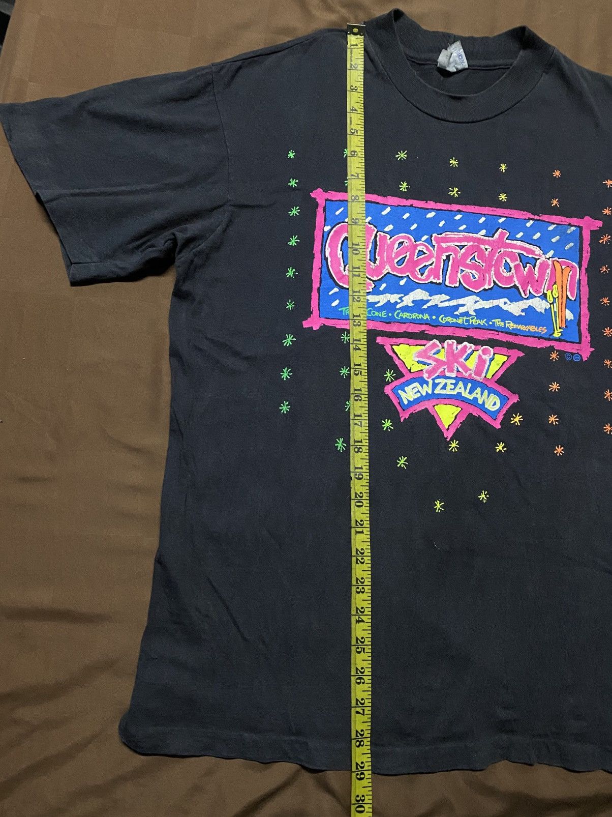 Vintage ❗️SALE❗️Vintage 90s Queenstown NZ Single Stitch Tee Size US L / EU 52-54 / 3 - 8 Thumbnail