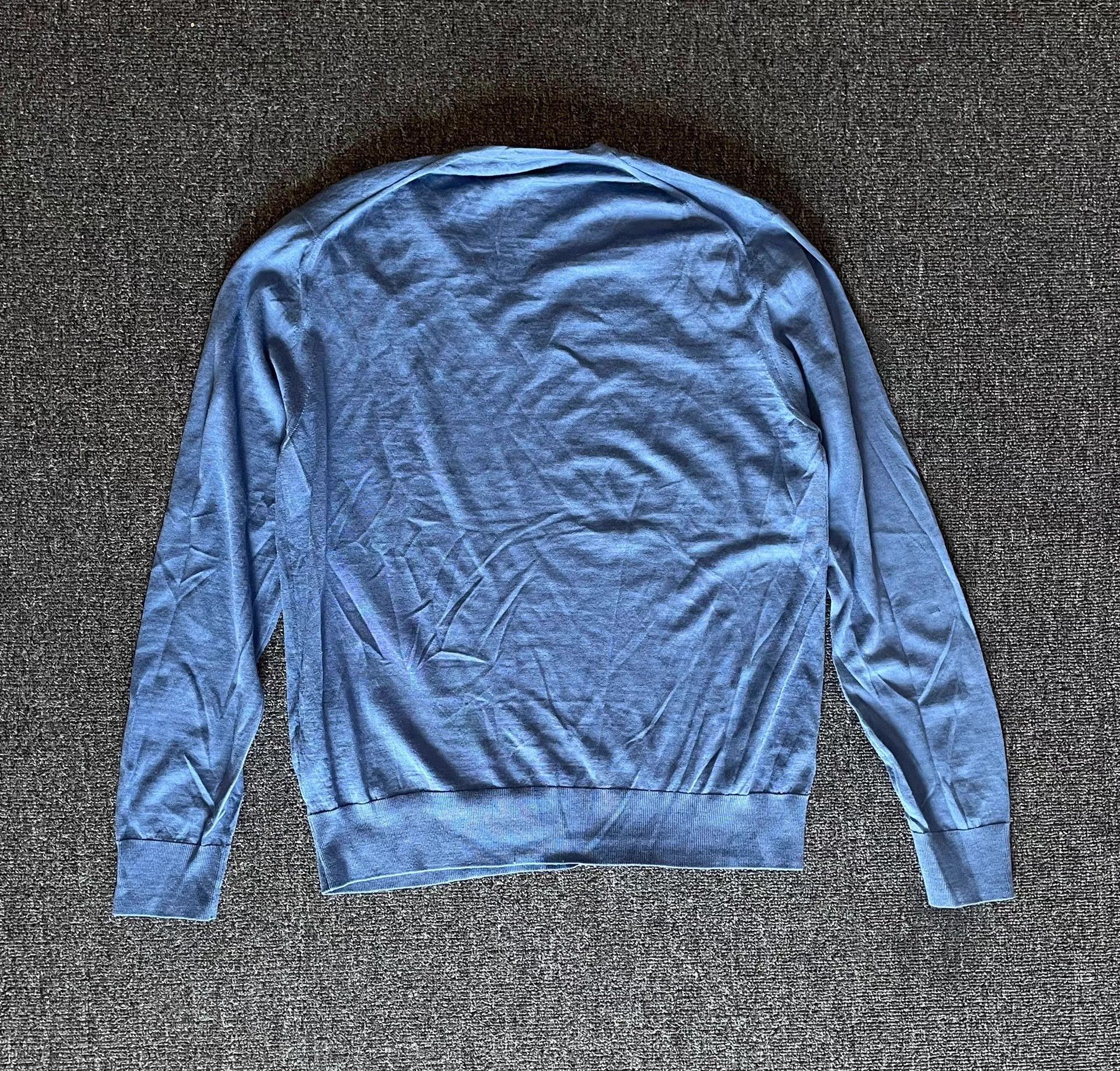 Prada Prada V-neck wool sweater Size US L / EU 52-54 / 3 - 3 Thumbnail