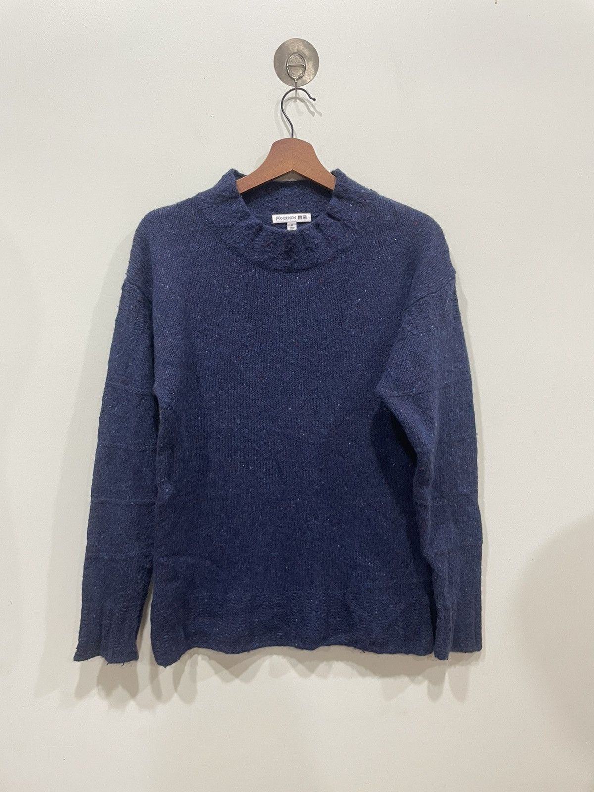 JW Anderson × Uniqlo J.W. Anderson X Uniqlo Sweatshirt Size M / US 6-8 / IT 42-44 - 1 Thumbnail