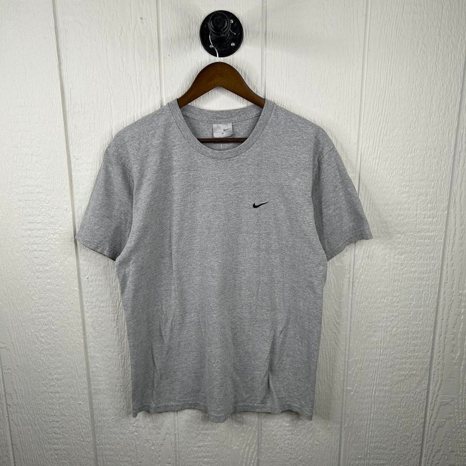 Nike Vintage 90's Embroidered Gray Nike Tee Medium Size US M / EU 48-50 / 2 - 1 Thumbnail