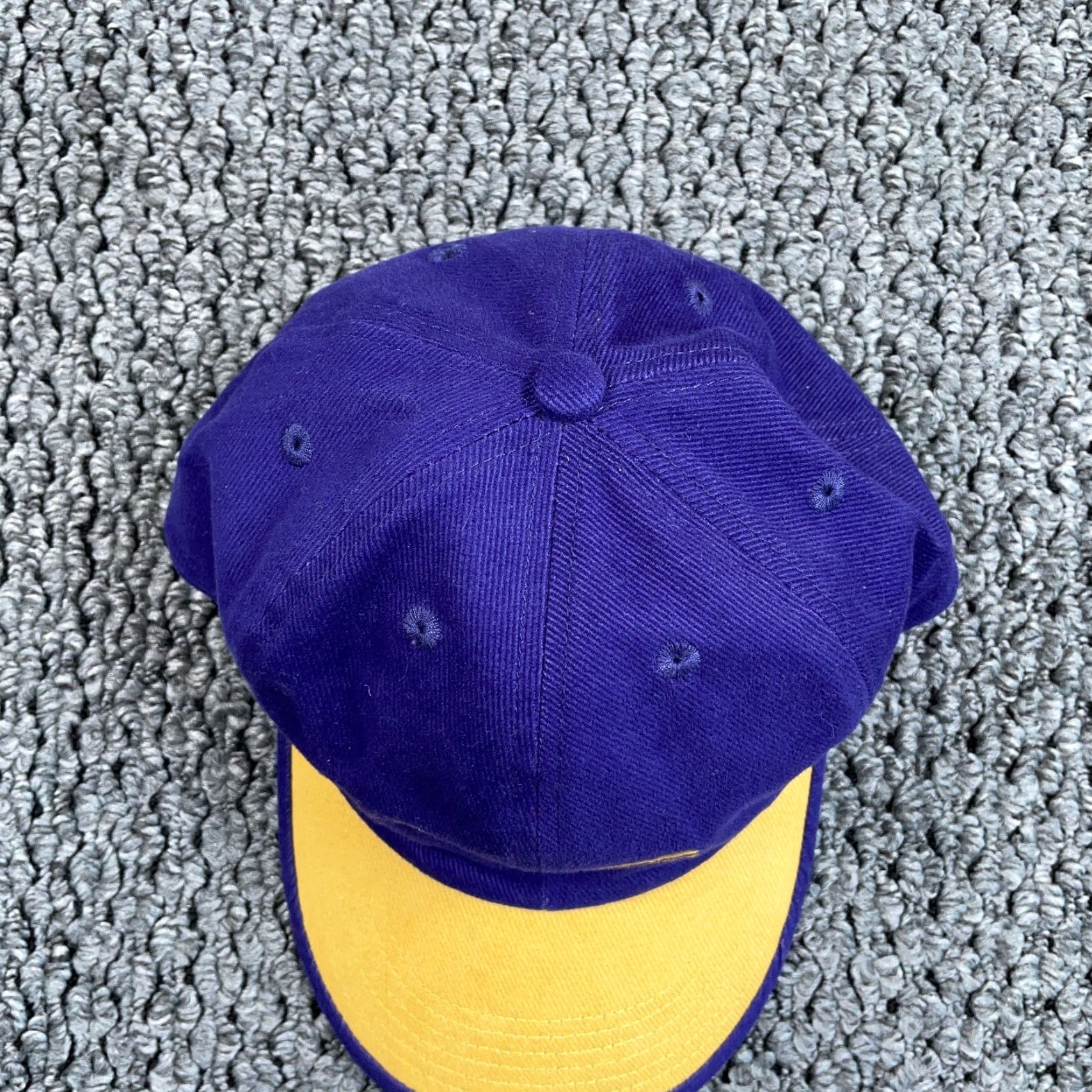 Nike VINTAGE Nike Embroidered Swoosh Snapback Hat Adult One Size Purple Yellow 90s White Tag Mens Snapback Hat Retro 90s Nike Embroidered Swoosh Hat Size ONE SIZE - 5 Thumbnail