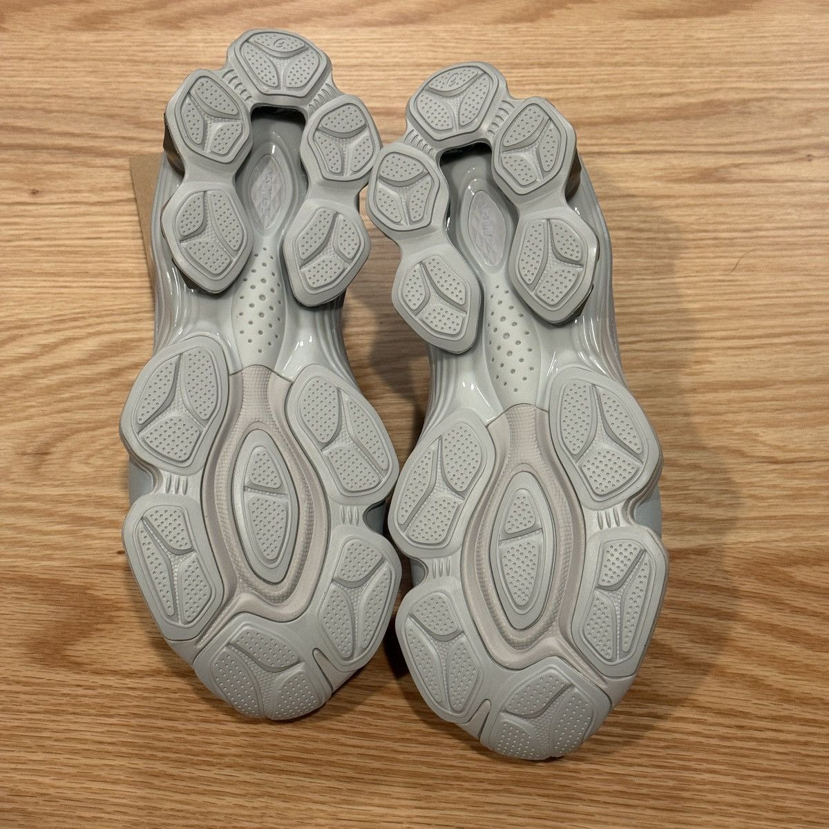 Asics × Kiko Kostadinov ASICS US6-S GEL-KINETIC FLUENT 1203A748 020 Glacier Grey Size US 5 / EU 37 - 5 Thumbnail
