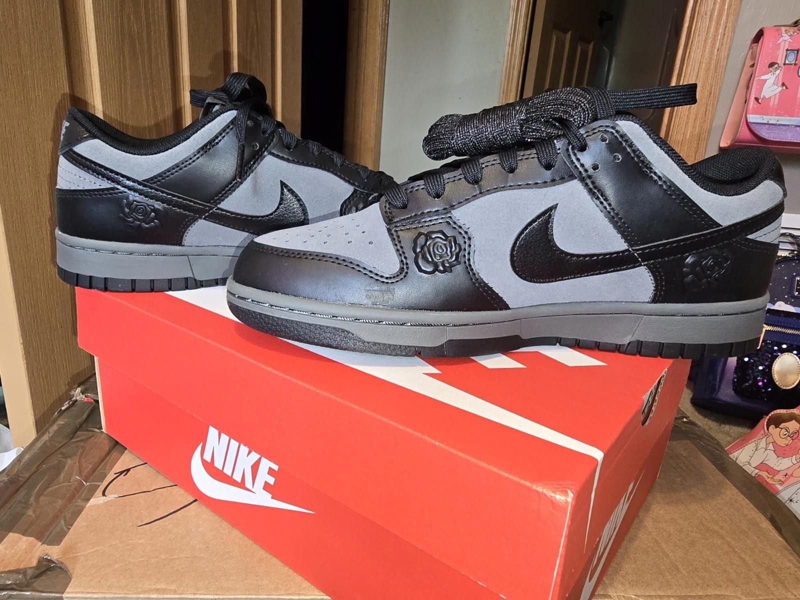 Nike Nike Dunk Low Black Roses HF1986-001 Women's NEW SIZE 8 Size US 8 / IT 38 - 9 Thumbnail