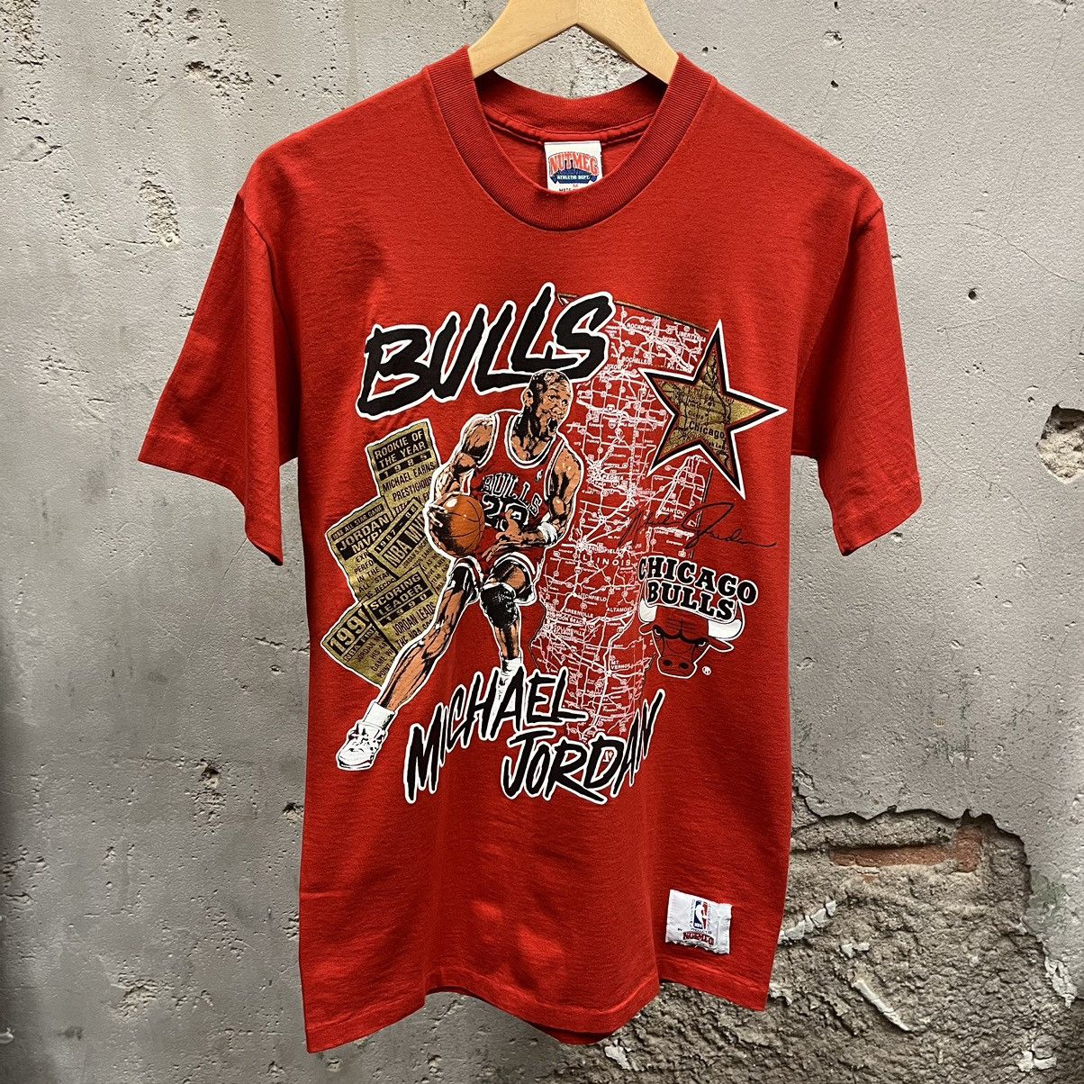 Nutmeg Vintage 90s Michael Jordan Chicago Bulls NFL T-Shirt