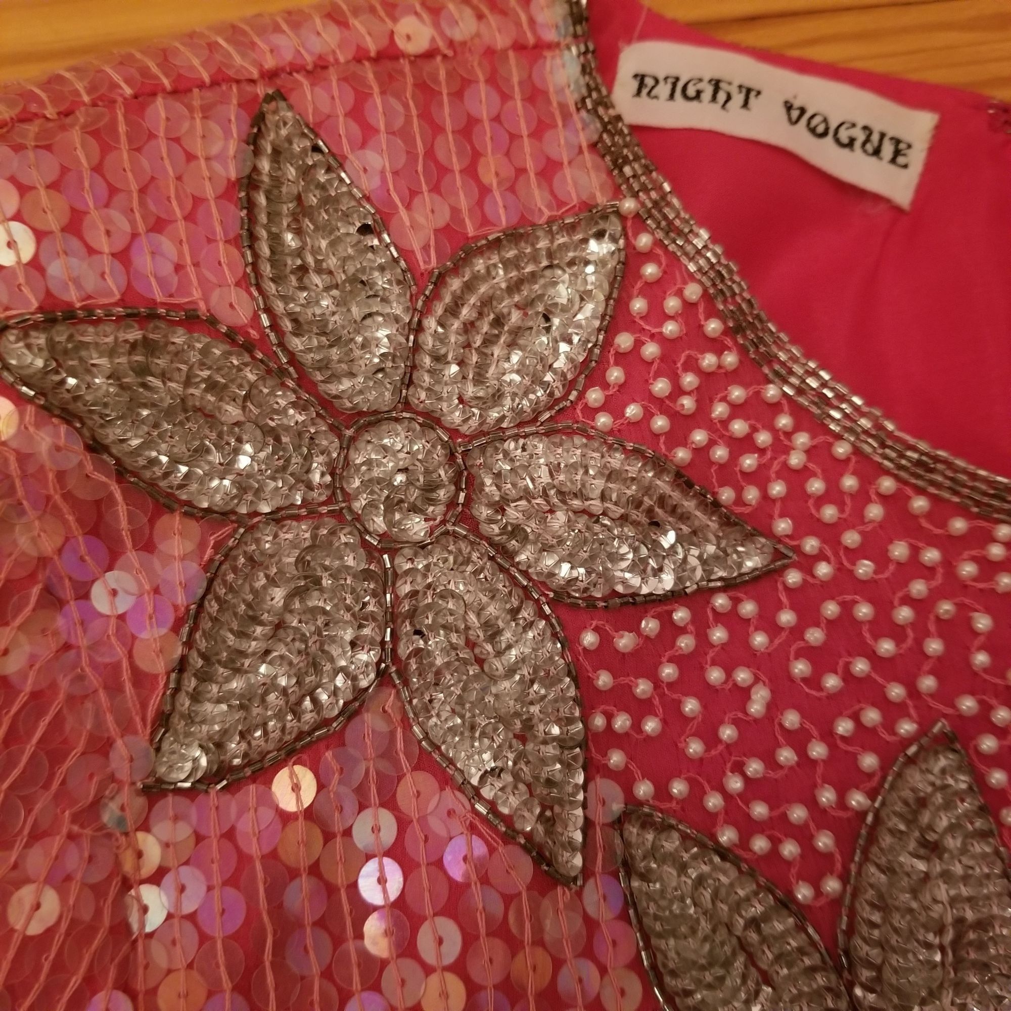Other Night Vogue M Pink Barbiecore Silk Beaded Top Vintage Cospla Size M / US 6-8 / IT 42-44 - 2 Thumbnail