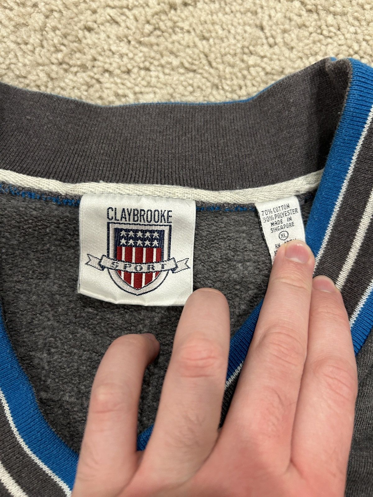 Vintage Vintage 1990s Men’s Claybrooke V Neck Sweater Grey Blue XL Size US XL / EU 56 / 4 - 5 Thumbnail