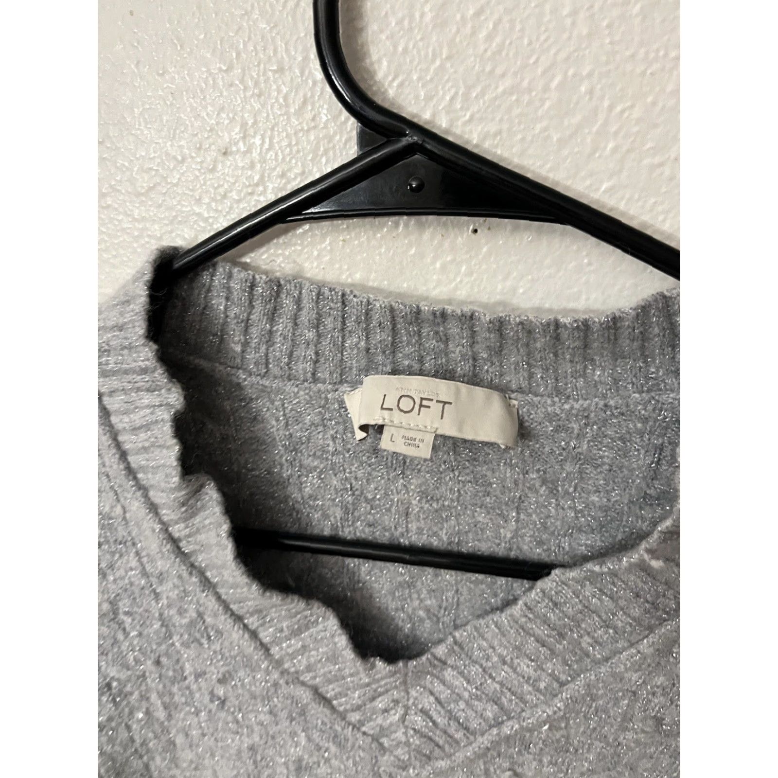 Loft Ann Taylor LOFT Long Sleeve V-neck Sweater Gray Wool Size L Shrunk Women Size L / US 10 / IT 46 - 2 Thumbnail